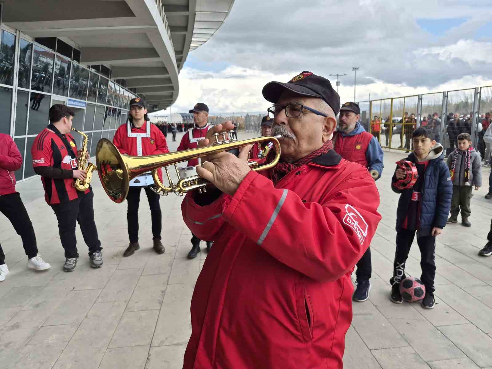 Bando EsEs’in kurucuları, Espana Cani’nin doğuş hikayesini anlattı
