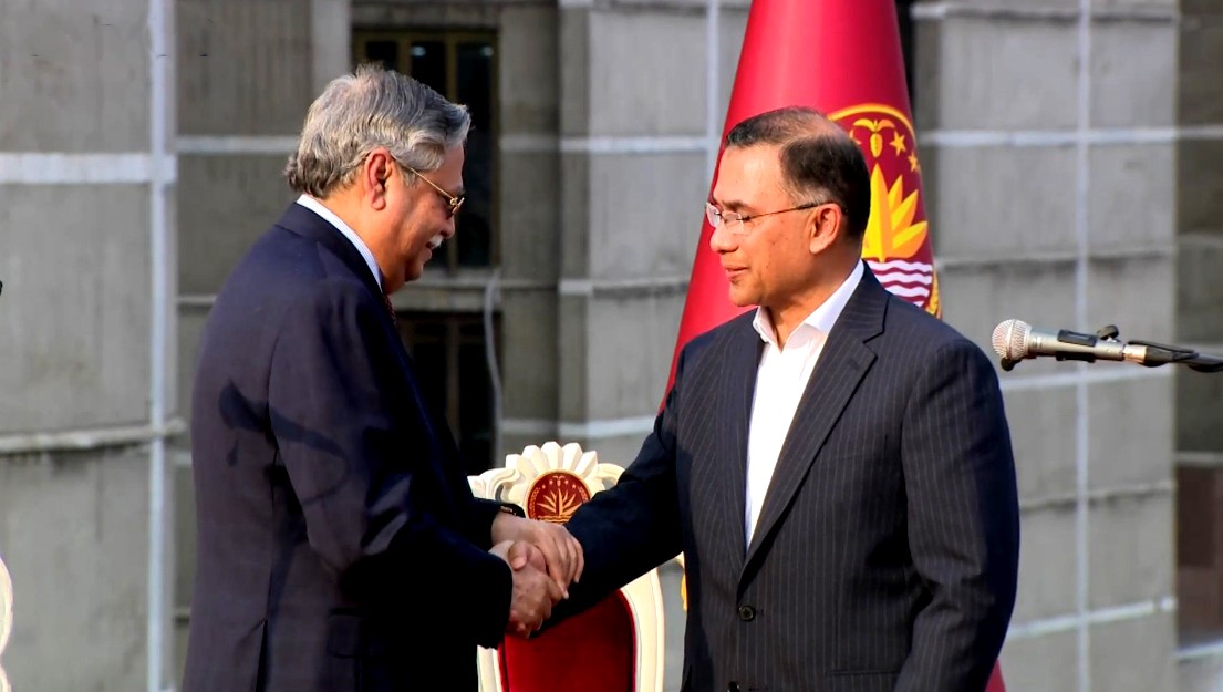 Bangladeş Başbakanı Rahman, yemin ederek görevine başladı
Bangladeş Başbakanı Rahman, yemin ederek görevine başladı