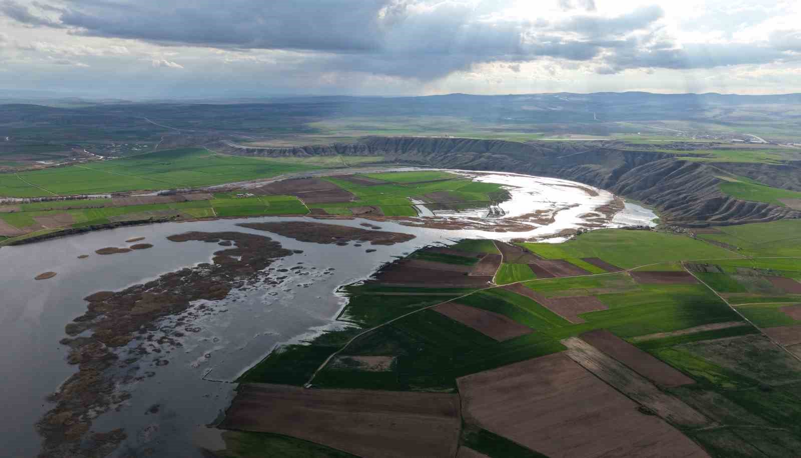 Baraj doldu, tarım arazileri suya doydu: Çiftçi verimli sezon bekliyor
