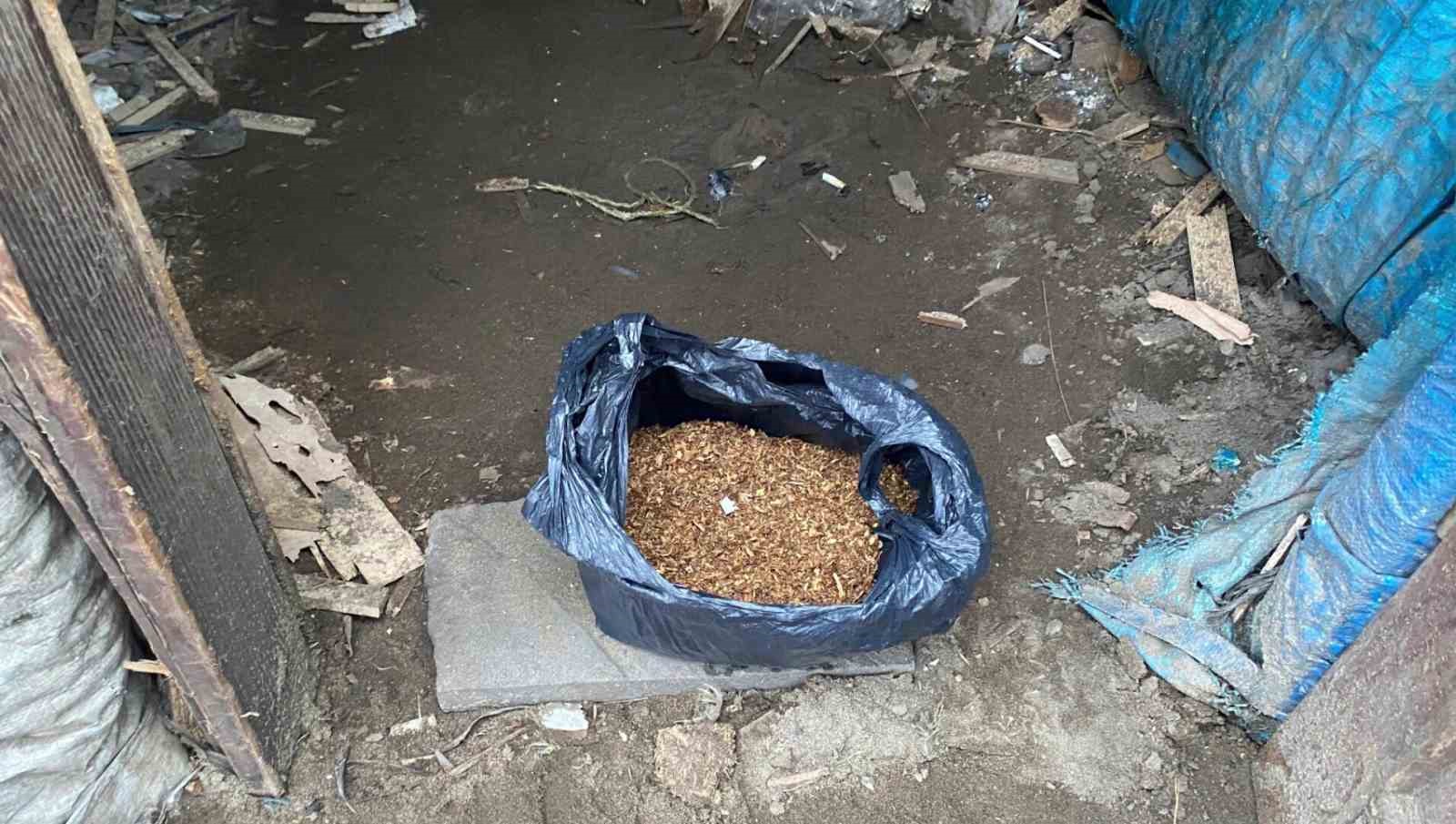 Barakanın her köşesine zulalanmış uyuşturucuyu jandarma yakaladı: 4 tutuklama
