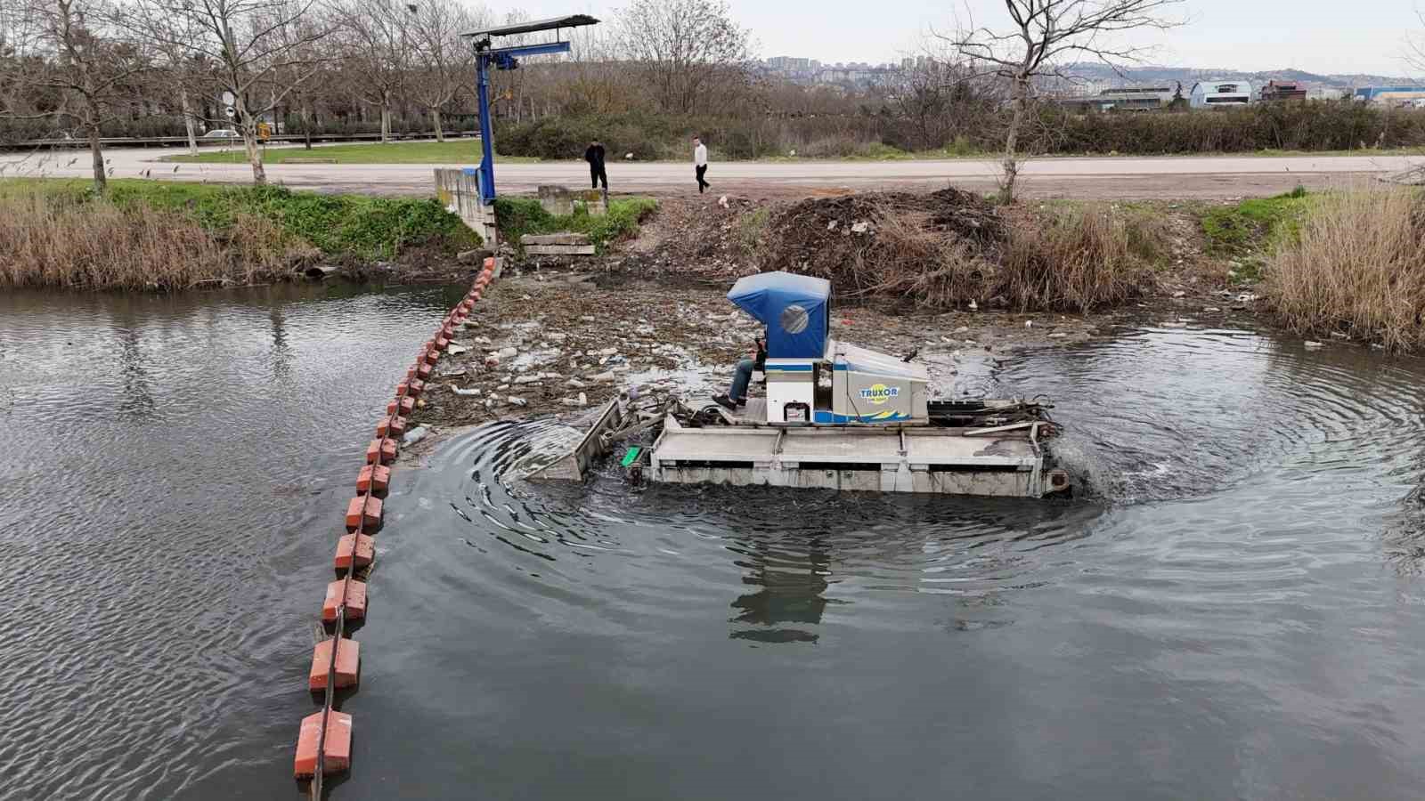 Bariyer sistemleriyle 16 bin kilogramdan fazla atığın denize ulaşması engellendi
