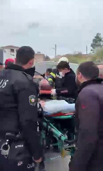 Bartın’da feci kaza: Aracın altında kalan kadını ekipler kurtardı
