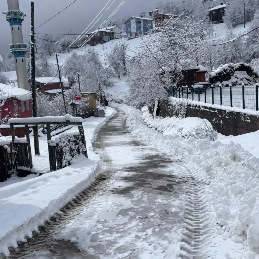Bartın’da karla mücadele çalışmaları devam ediyor
