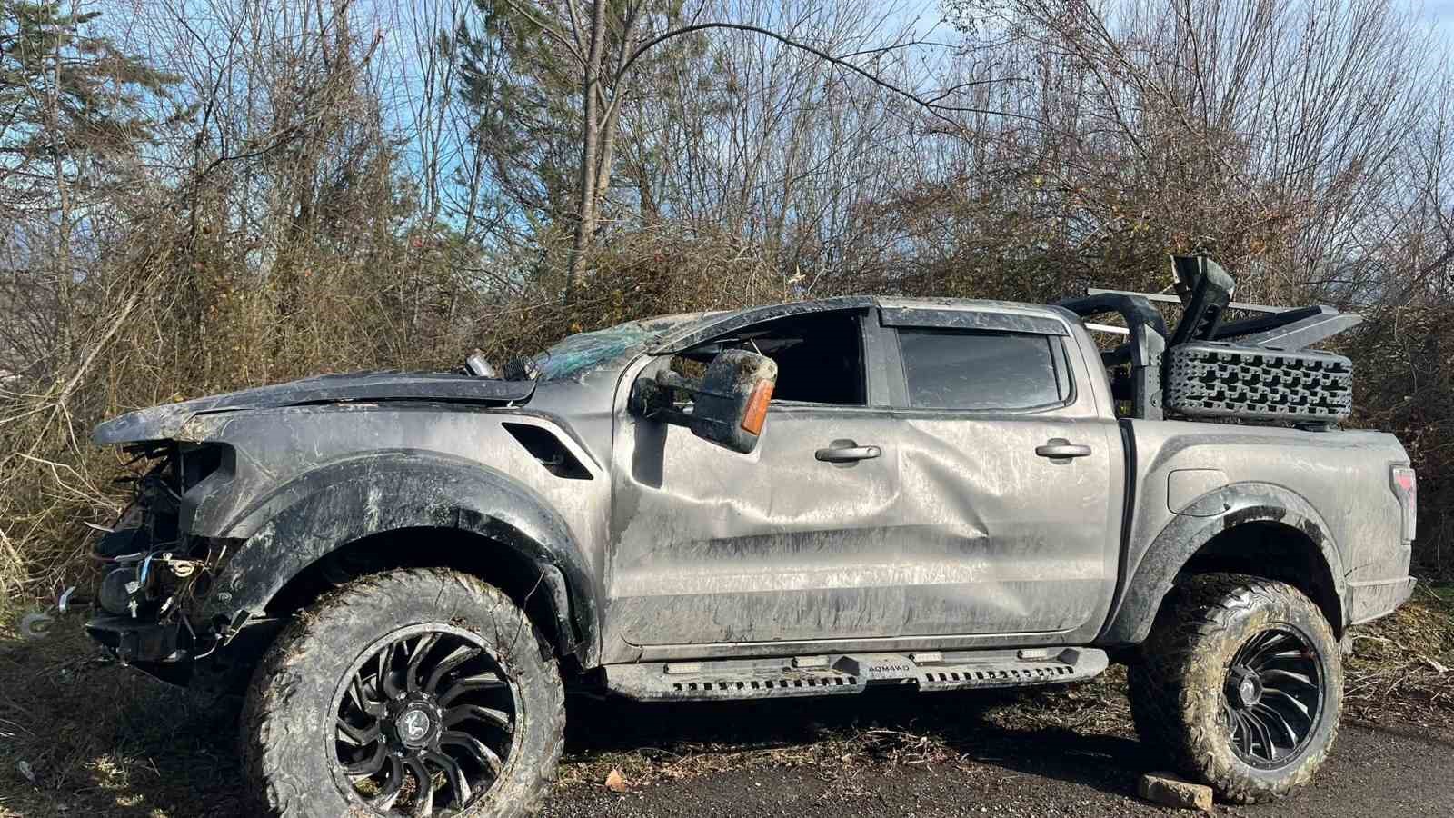 Bartın’da siste yoldan çıkan araç takla attı: 4 yaralı
