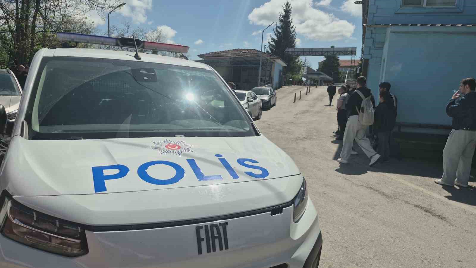 Bartın’daki feci kazanın ardından Vali Arslan yaralıları hastanede ziyaret etti
