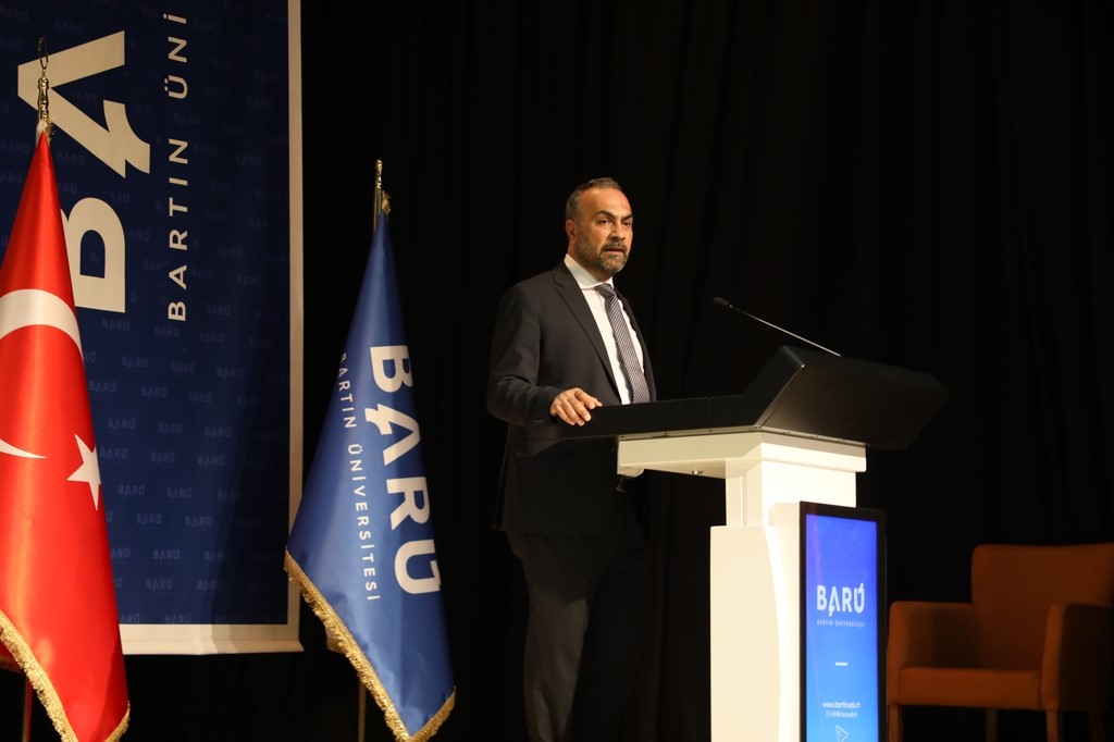 BARÜ’de düzenlenen etkinlikte aile ve gençlik konuşuldu
