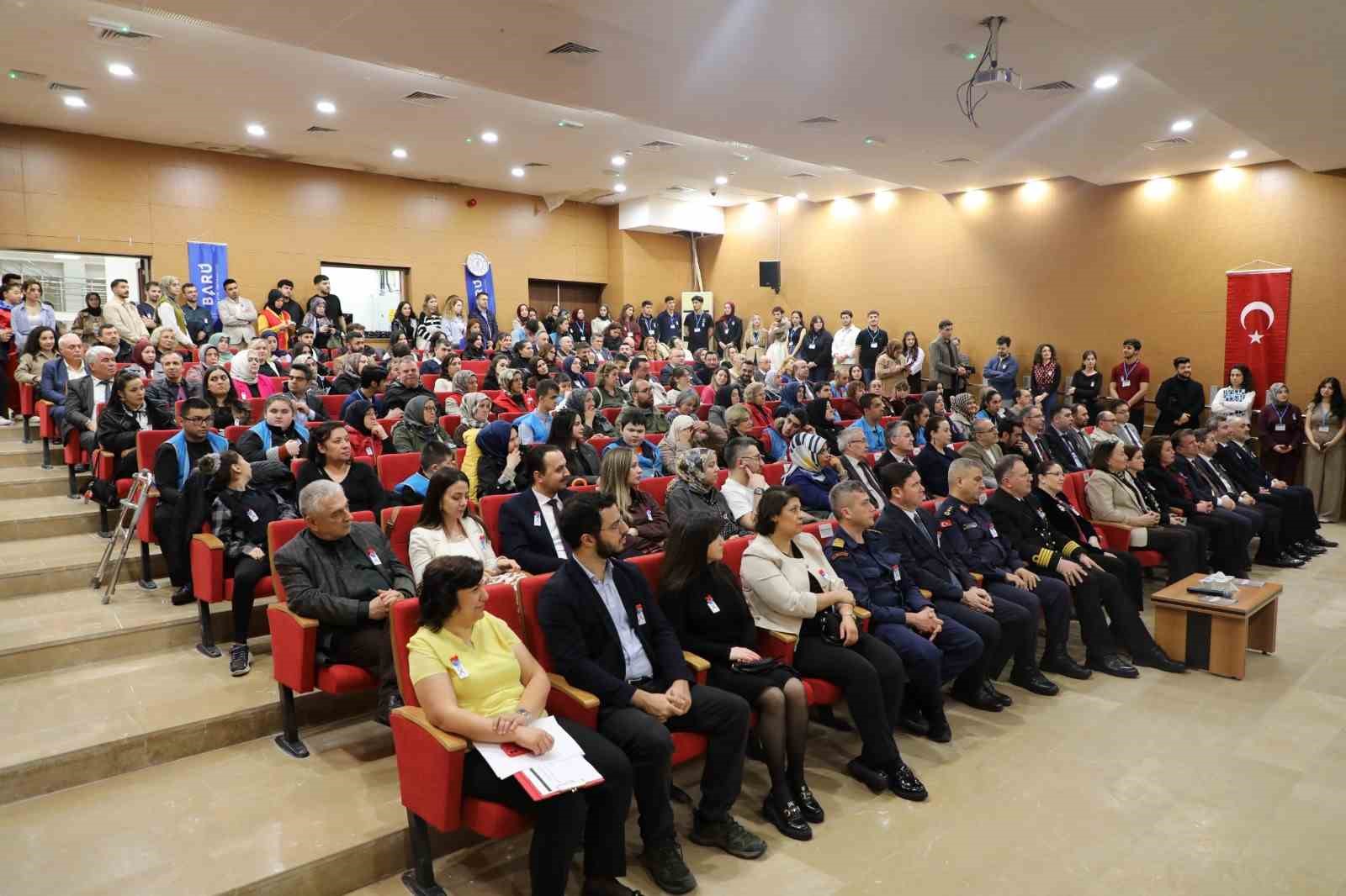 BARÜ’de otizmde tanıdan yetişkinliğe uzanan süreç uzmanlar tarafından anlatıldı
