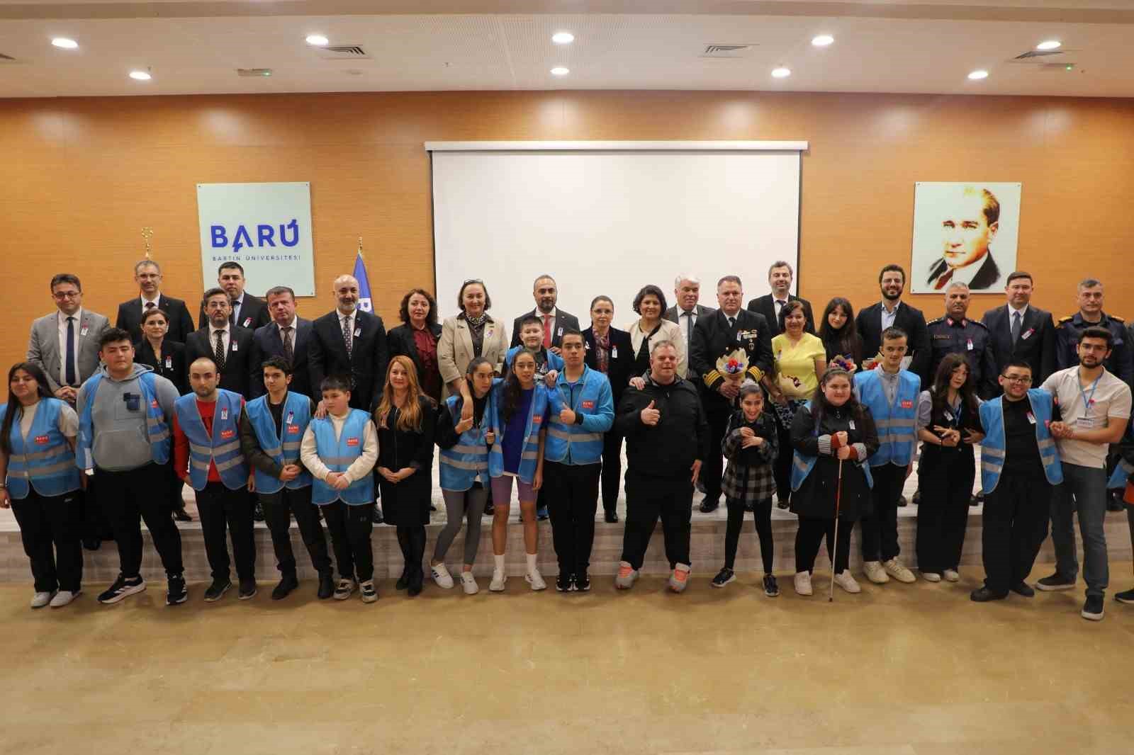 BARÜ’de otizmde tanıdan yetişkinliğe uzanan süreç uzmanlar tarafından anlatıldı
