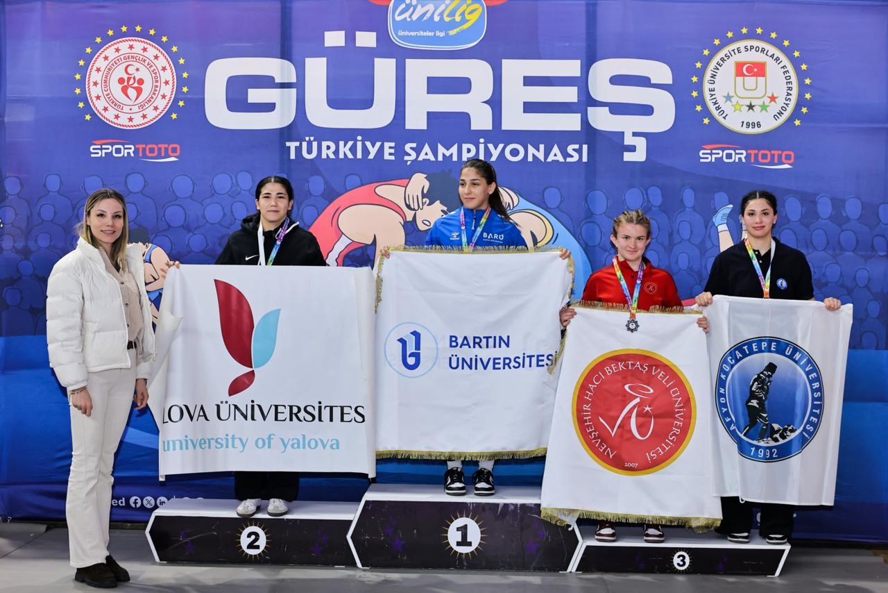 BARÜ’lü güreşçilerden ÜNİLİG’de madalya yağmuru: 16 madalya
BARÜ’lü güreşçilerden ÜNİLİG’de madalya yağmuru: 16 madalya