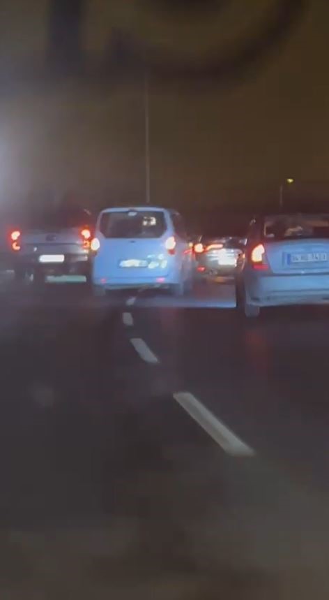 Başakşehir’de düğün konvoyu trafiği tehlikeye attı
