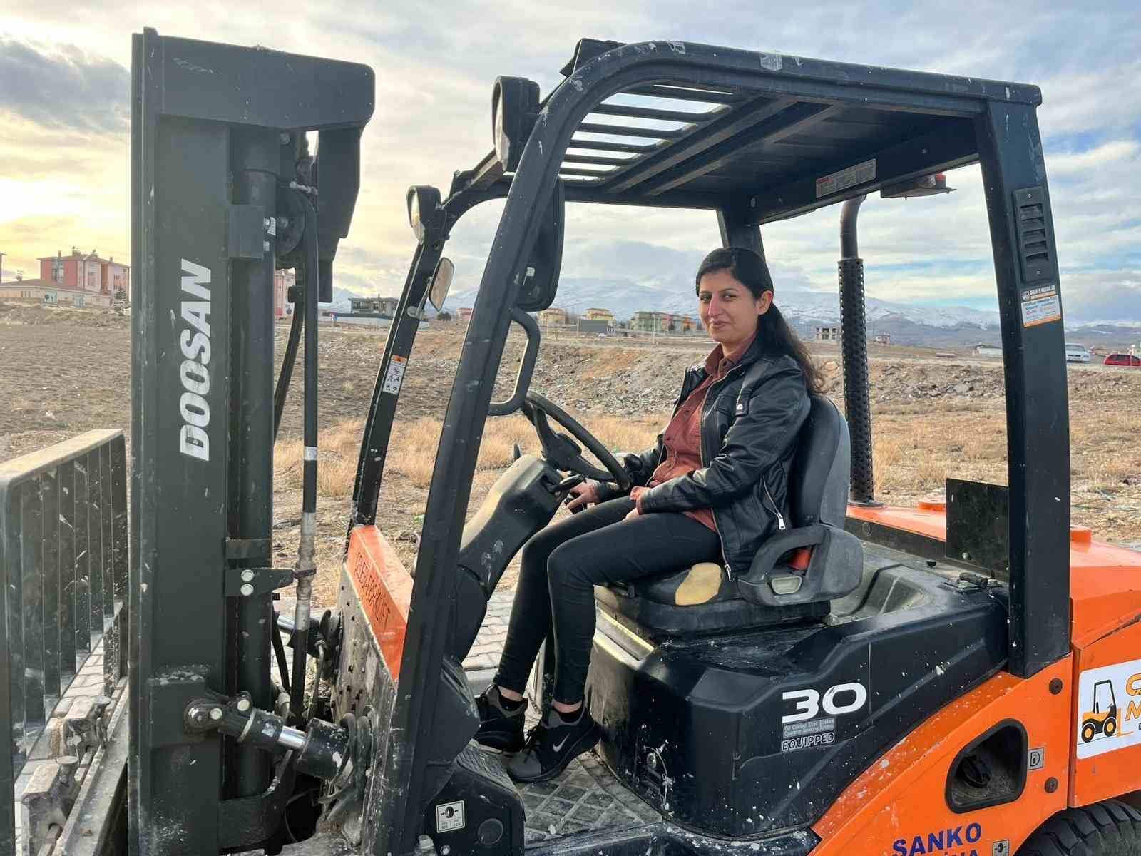 Başarılı forklift operatörü Kardelen İlgen’den; kadınlara "cesur olun" çağırısı
