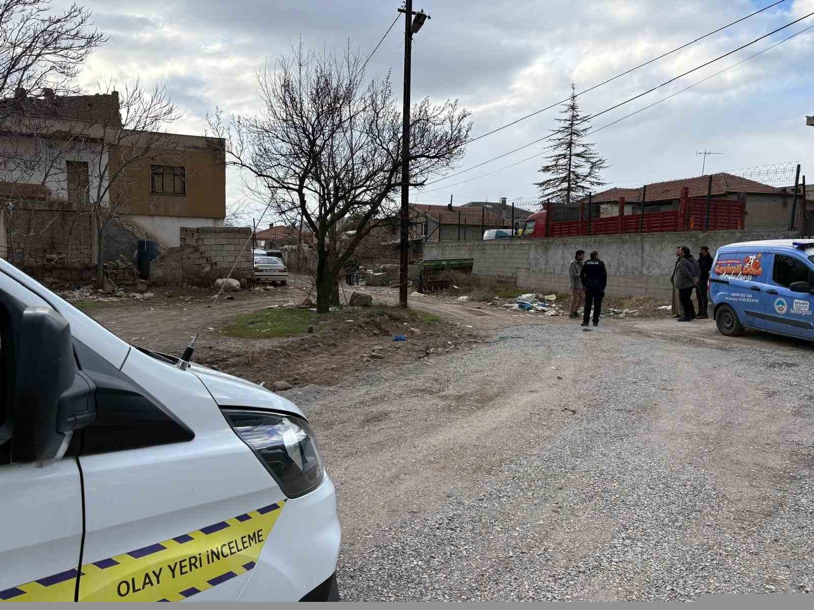 Başıboş köpeğin saldırdığı 3 yaşındaki çocuk ağır yaralandı
