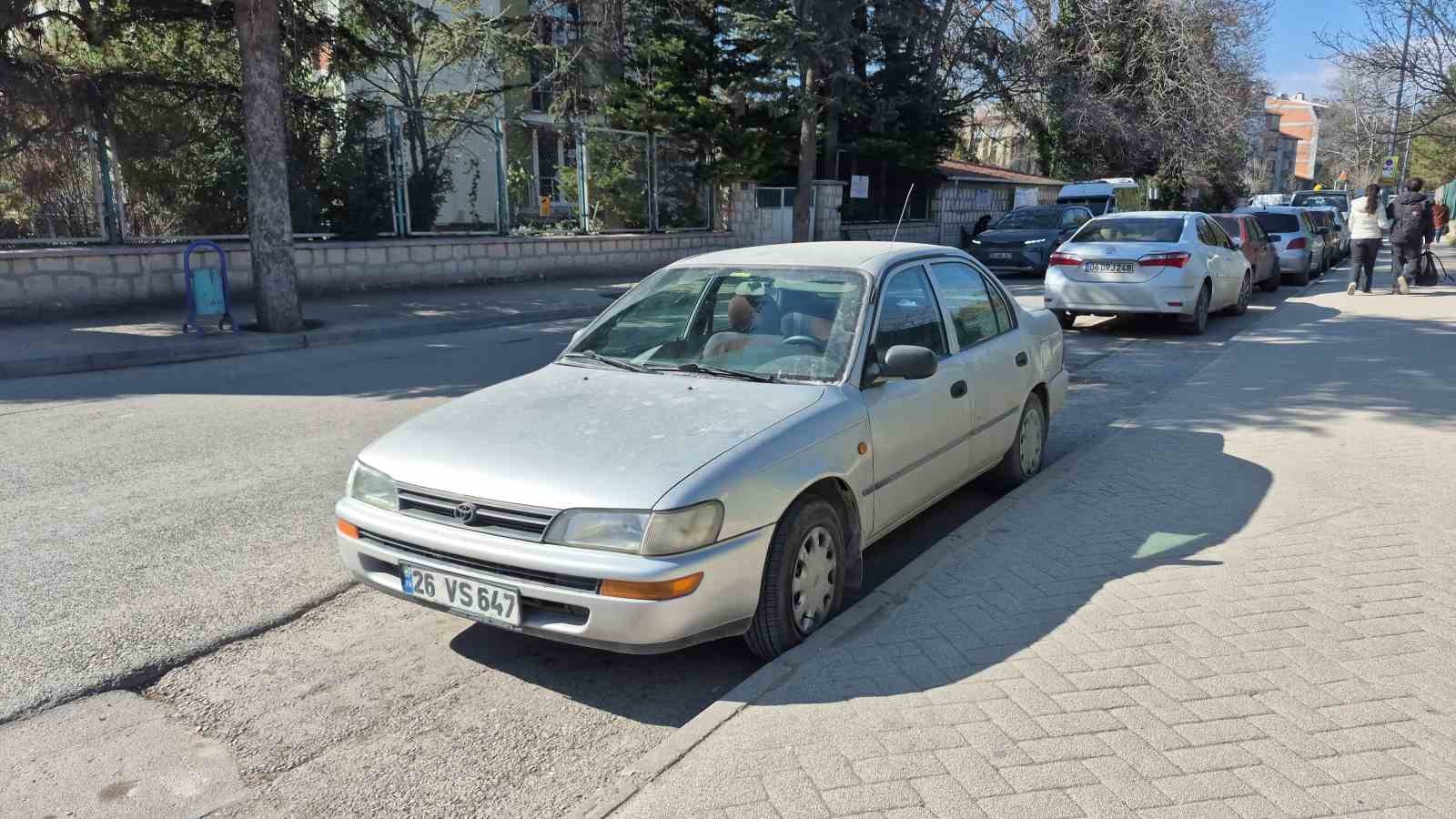 Basılı kalan otomobil kornası pazar günü vatandaşların kabusu oldu
