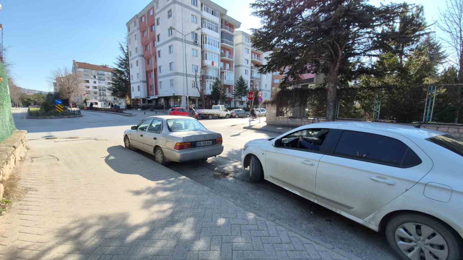 Basılı kalan otomobil kornası pazar günü vatandaşların kabusu oldu
