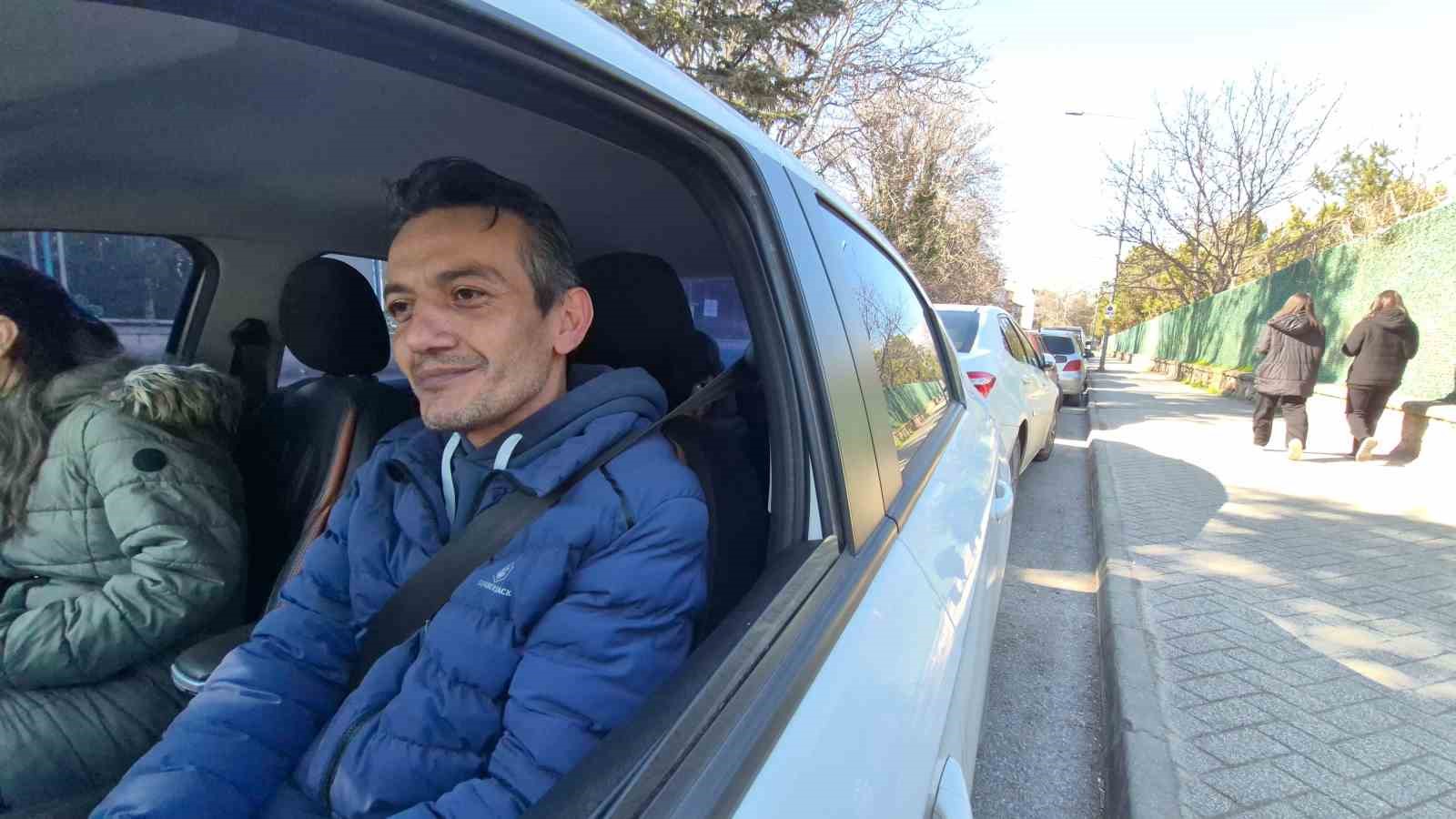 Basılı kalan otomobil kornası pazar günü vatandaşların kabusu oldu
