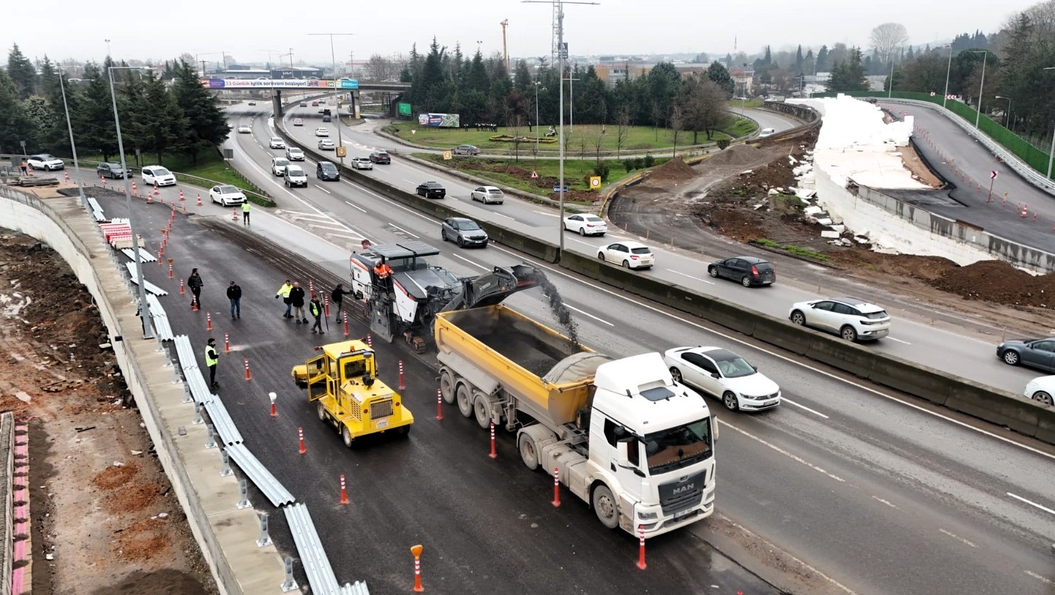 Başiskele Koridor Projesi’nin kuzey yan yolu trafiğe açıldı
