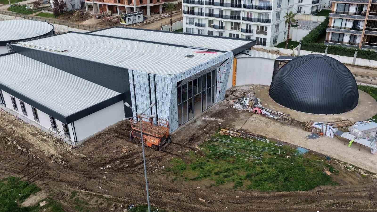 Başiskele’de 15 Temmuz Bilim Merkezi inşaatı hızla yükseliyor
Başiskele’de 15 Temmuz Bilim Merkezi inşaatı hızla yükseliyor