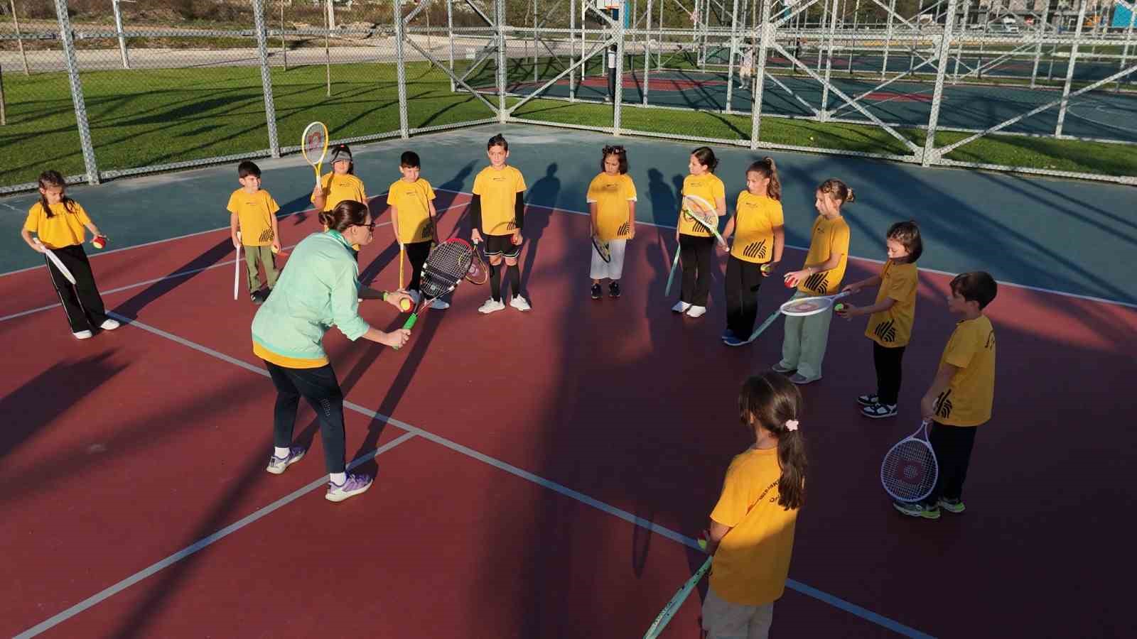 Başiskele’de binlerce gence eğitim ve spor imkanı
