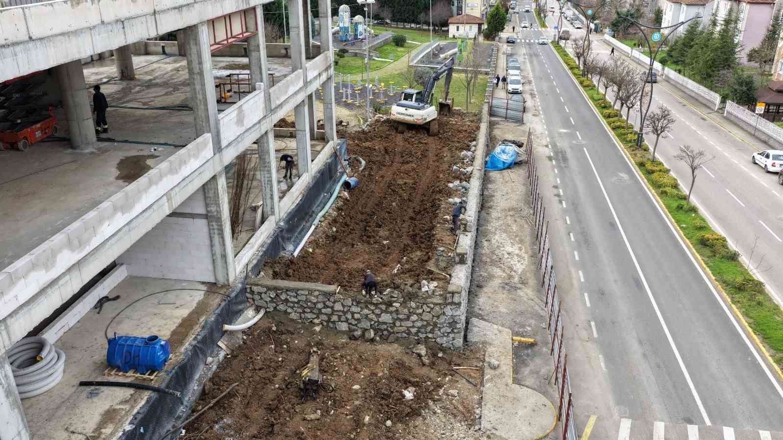 Başiskele’de çocuk kütüphanesi ve oyuncak müzesi inşaatı sürüyor
