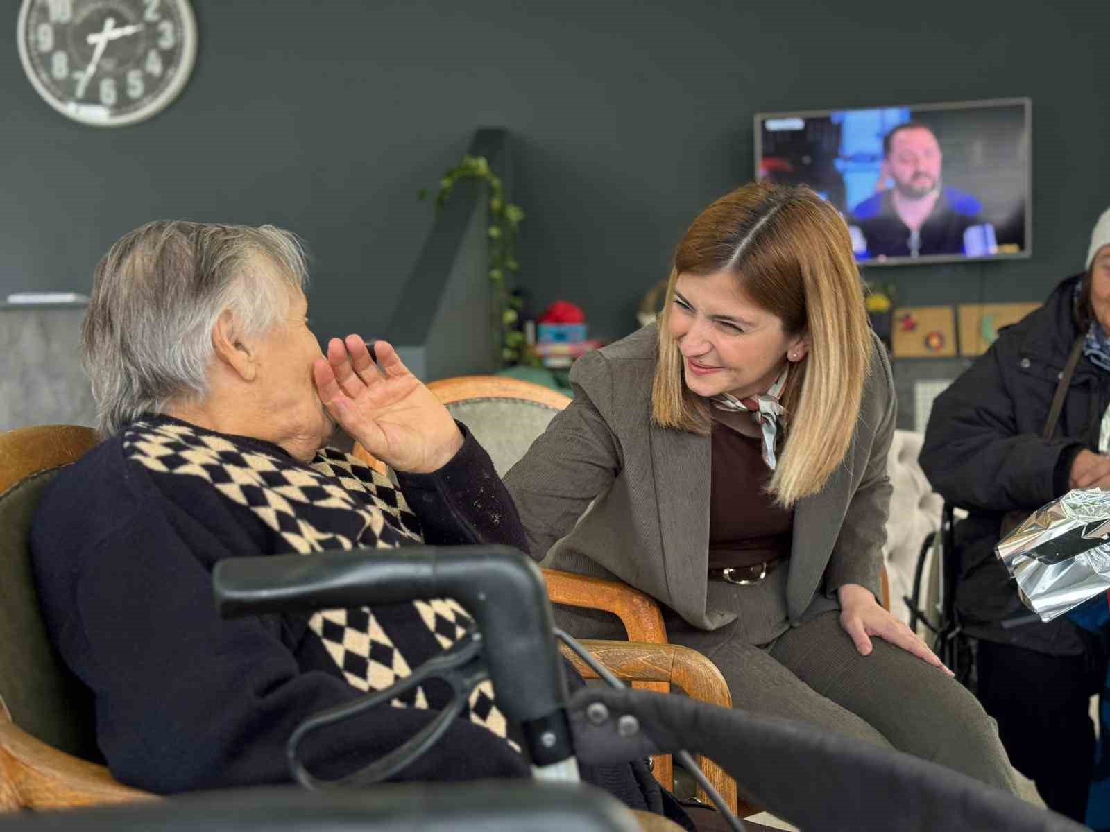 Başiskele’de "Gönül Bağı" gönüllüleri huzurevi sakinleriyle buluştu
