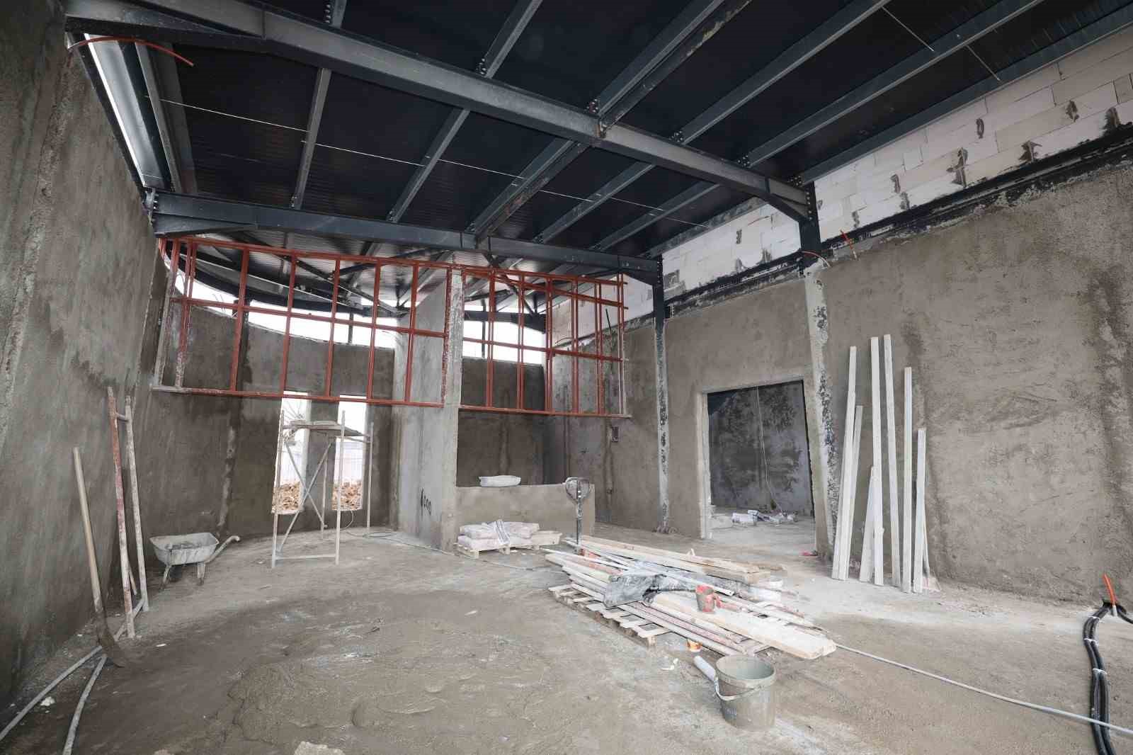 Başiskele’de kapalı spor salonu inşaatı yükseliyor
