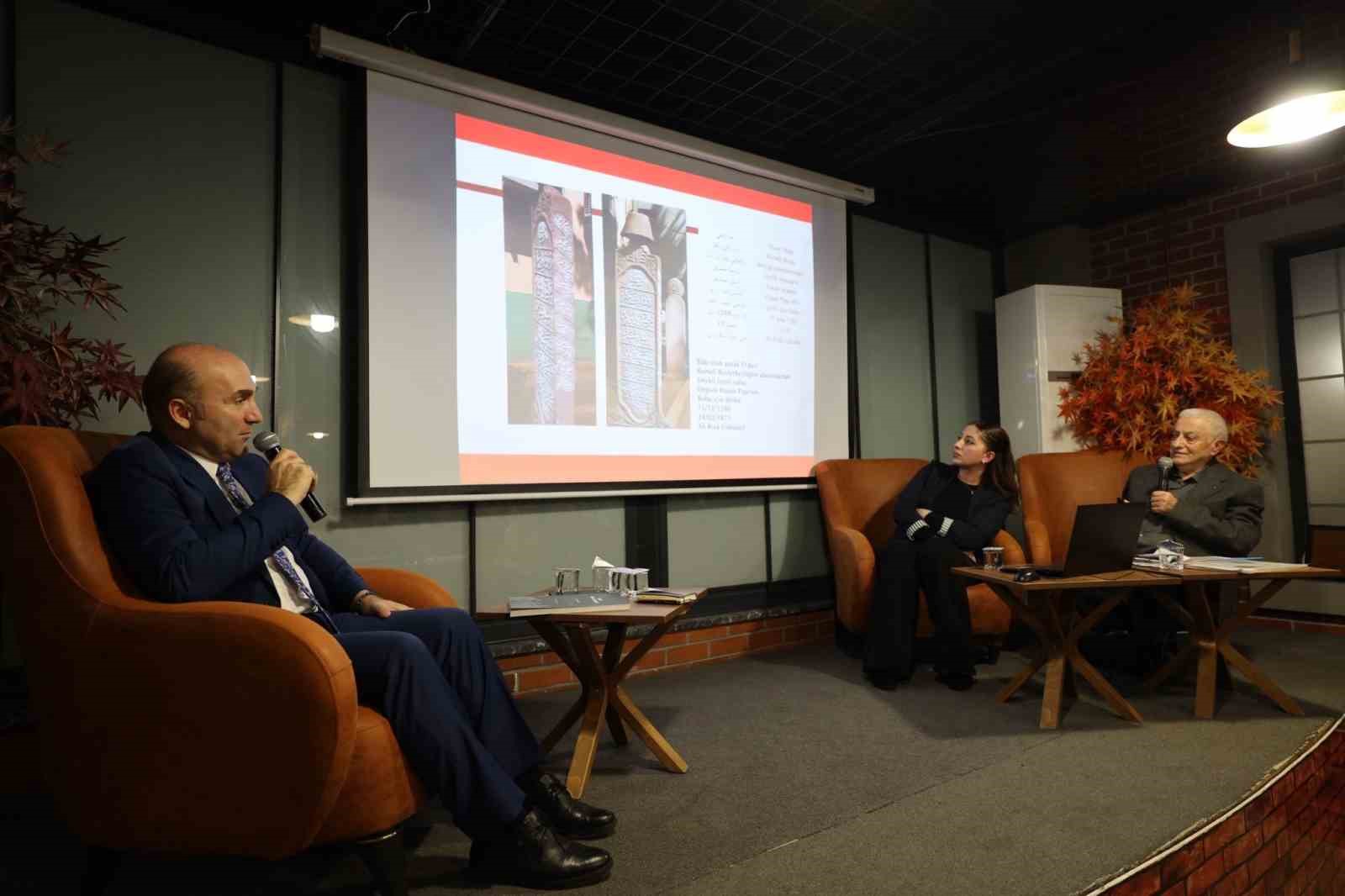 Başiskele’de "Osmanlı’da Mezar Taşları ve Edebiyatı" konuşuldu
