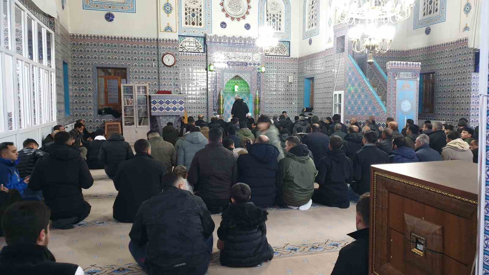 Başkale’de Berat Kandili idrak edildi
