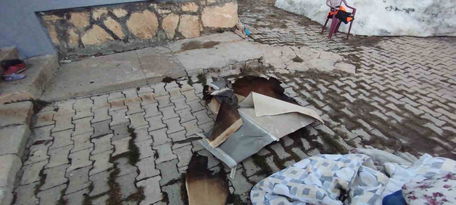 Başkale’de ev yangını maddi hasara yol açtı
