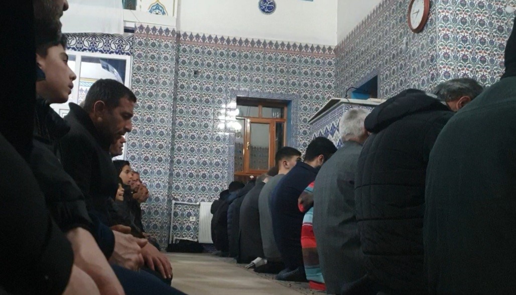 Başkale’de ilk teravih namazı kılındı
