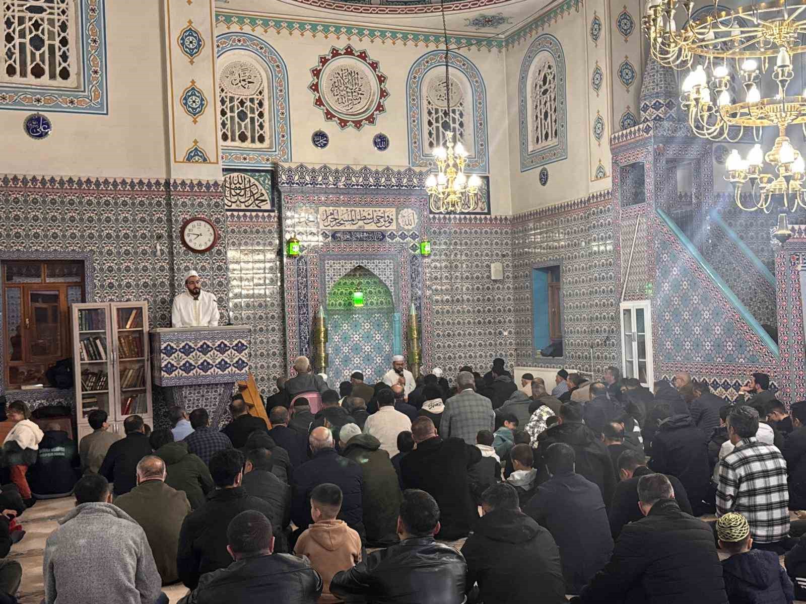 Başkale’de Kadir Gecesi idrak edildi
