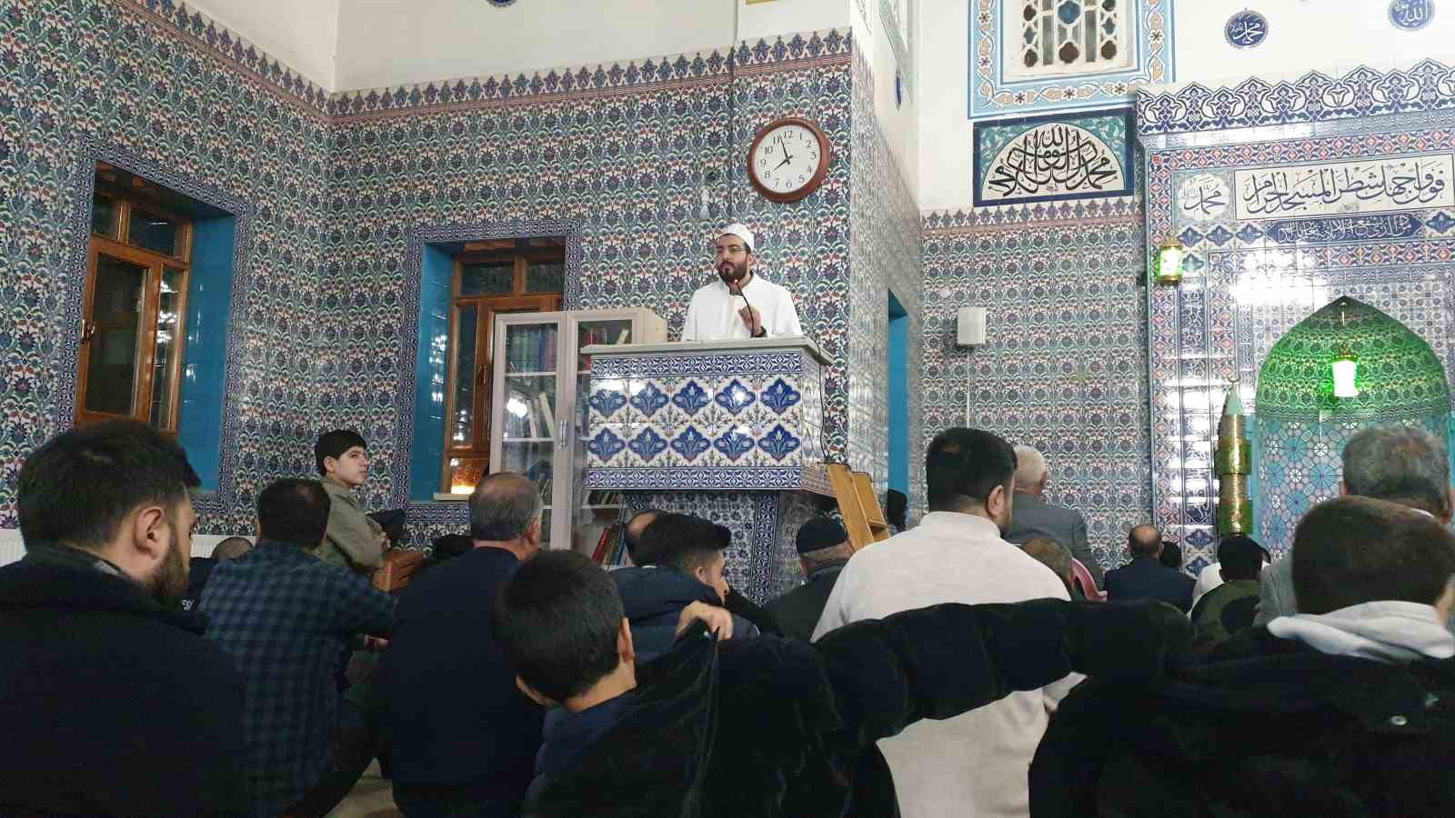 Başkale’de Kadir Gecesi idrak edildi
