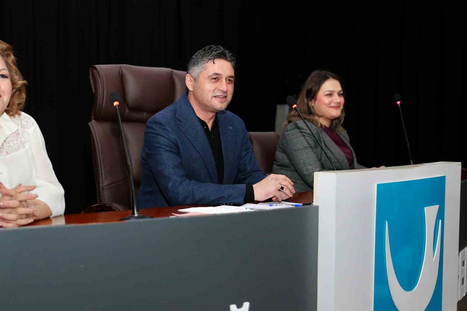 Başkan Acar: "Aliağa’mızın en iyisini isteme hakkı vardır çünkü üreten bir şehirdir"
Başkan Acar: "Aliağa’mızın en iyisini isteme hakkı vardır çünkü üreten bir şehirdir"