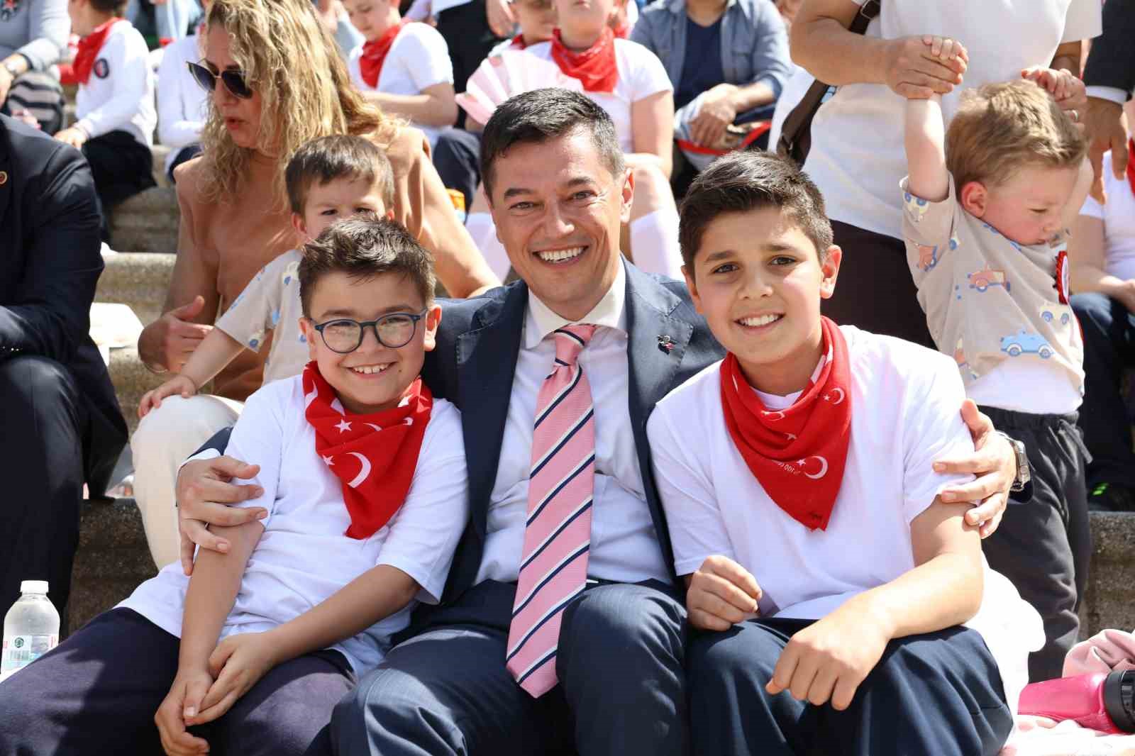 Başkan Acar: "Çocuklarımızın güvenle büyüdüğü bir geleceği kurmak hepimizin sorumluluğudur"
