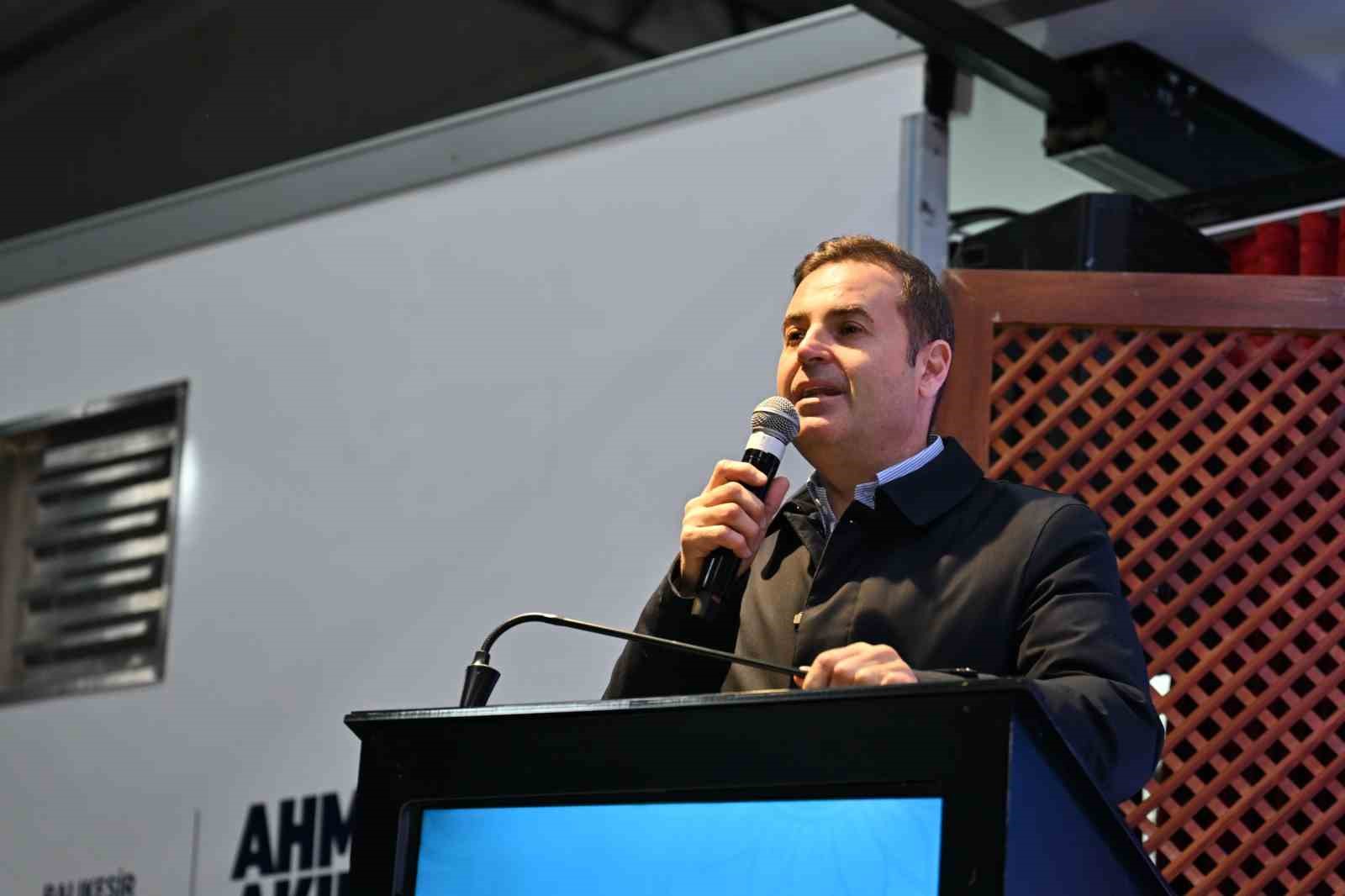 Başkan Ahmet Akın, Dursunbey’de iftar yaptı
