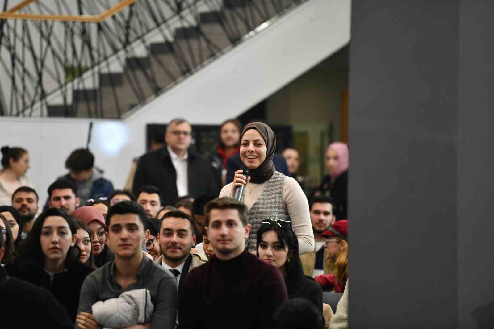 Başkan Ahmet Akın, gençlerle Balıkesir’in yarınını konuştu
