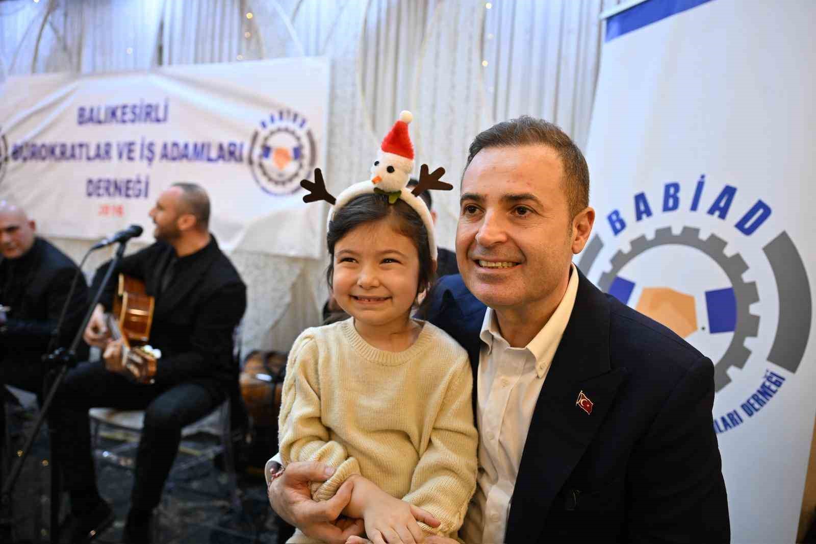 Başkan Ahmet Akın, İstanbul’daki Balıkesirliler ile kucaklaştı
