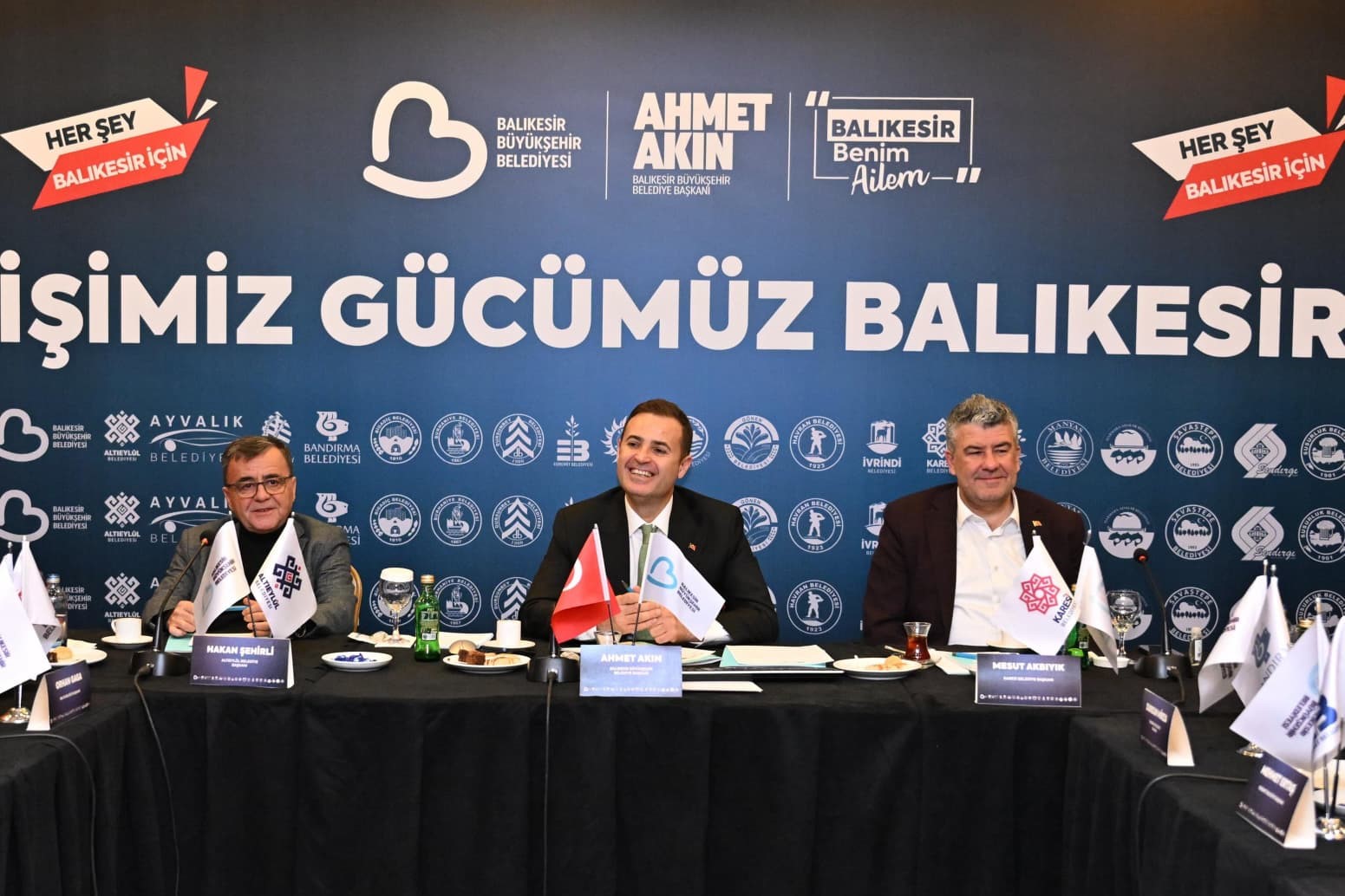 Başkan Ahmet Akın’dan Balıkesir için birleştirici hamle
Başkan Ahmet Akın’dan Balıkesir için birleştirici hamle