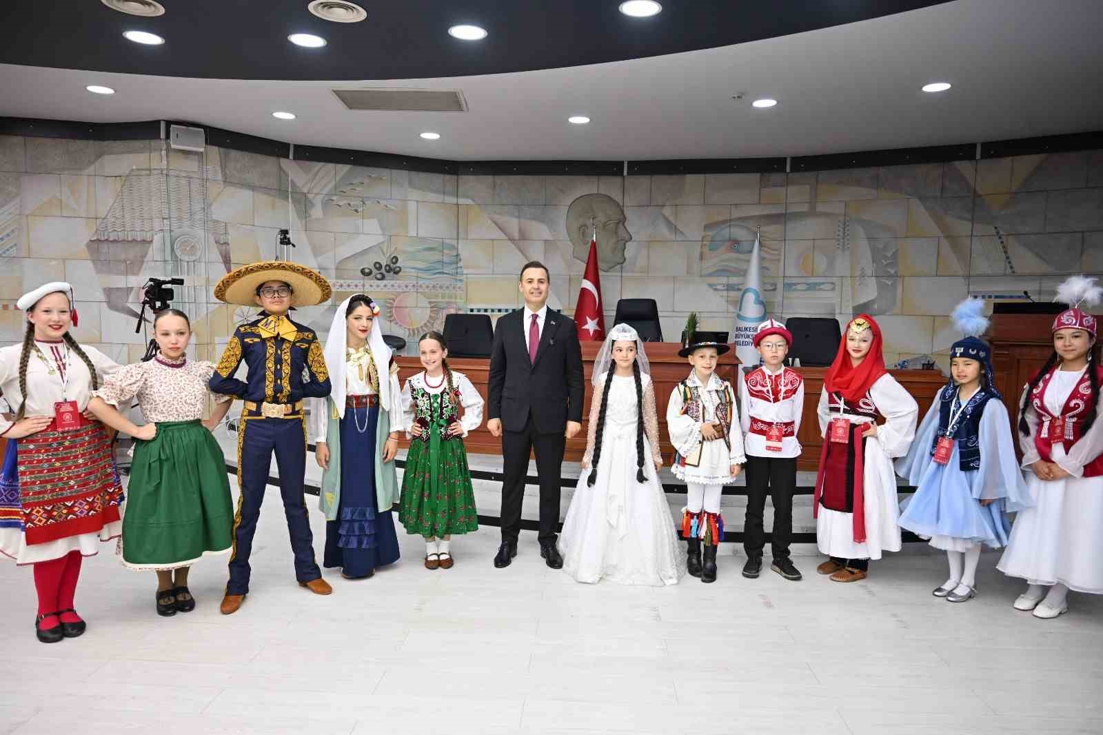 Başkan Akın, dünya çocuklarını ağırladı
