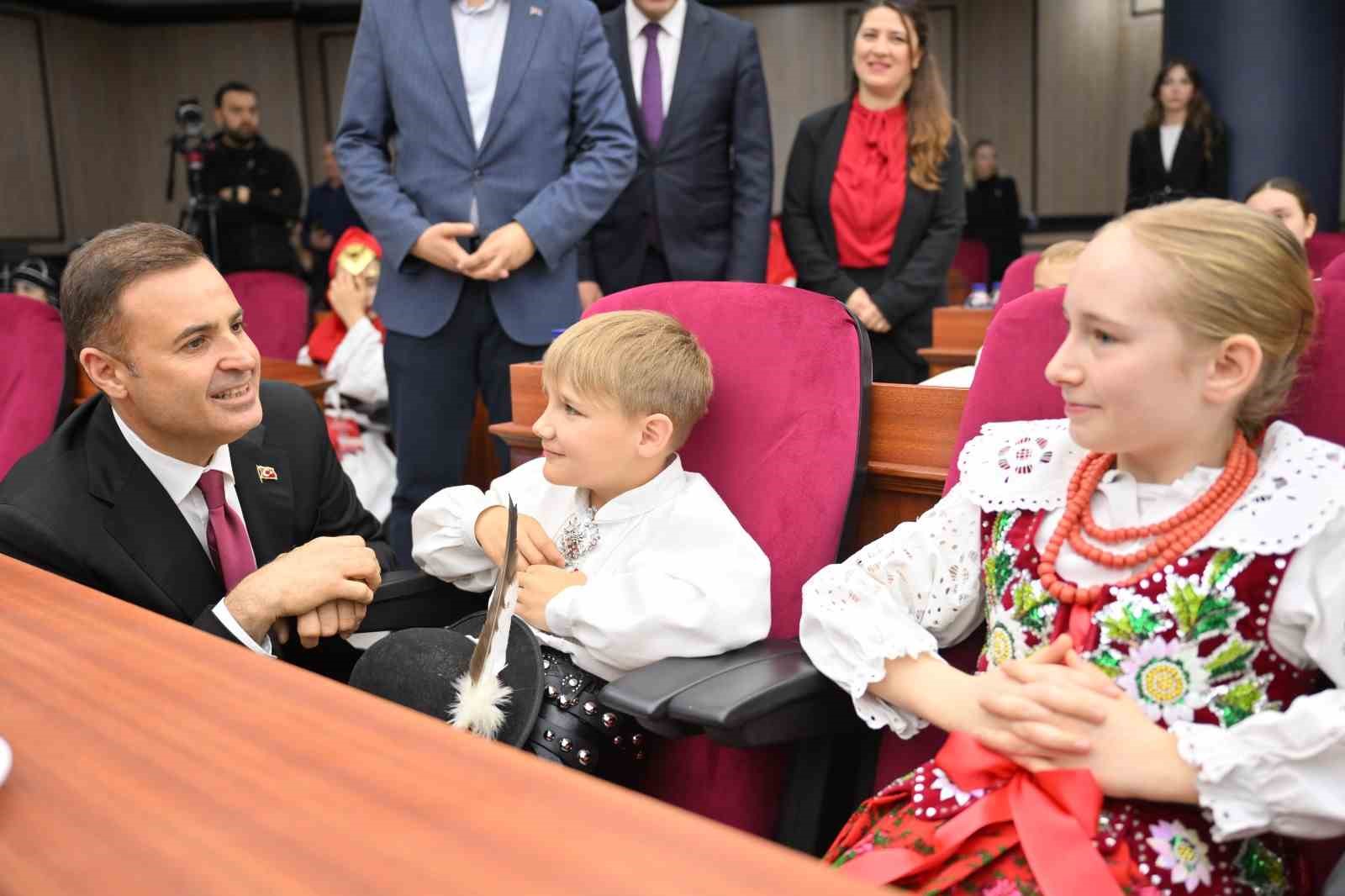 Başkan Akın, dünya çocuklarını ağırladı
