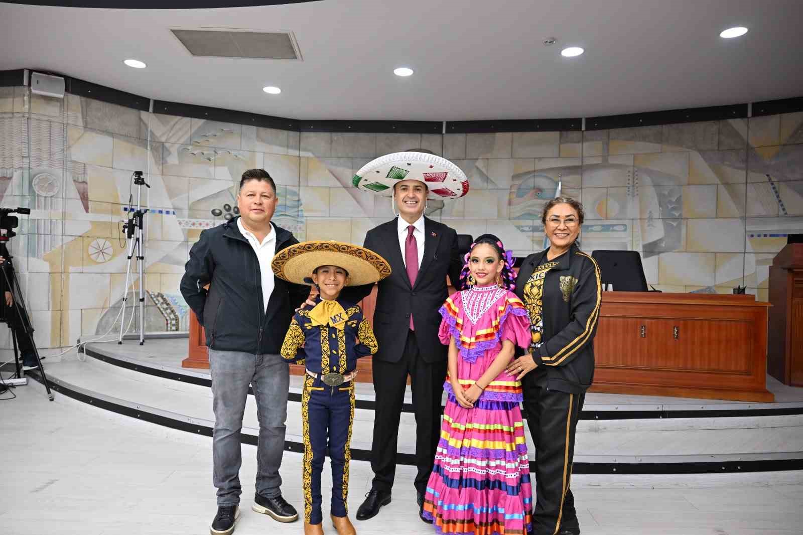 Başkan Akın, dünya çocuklarını ağırladı
