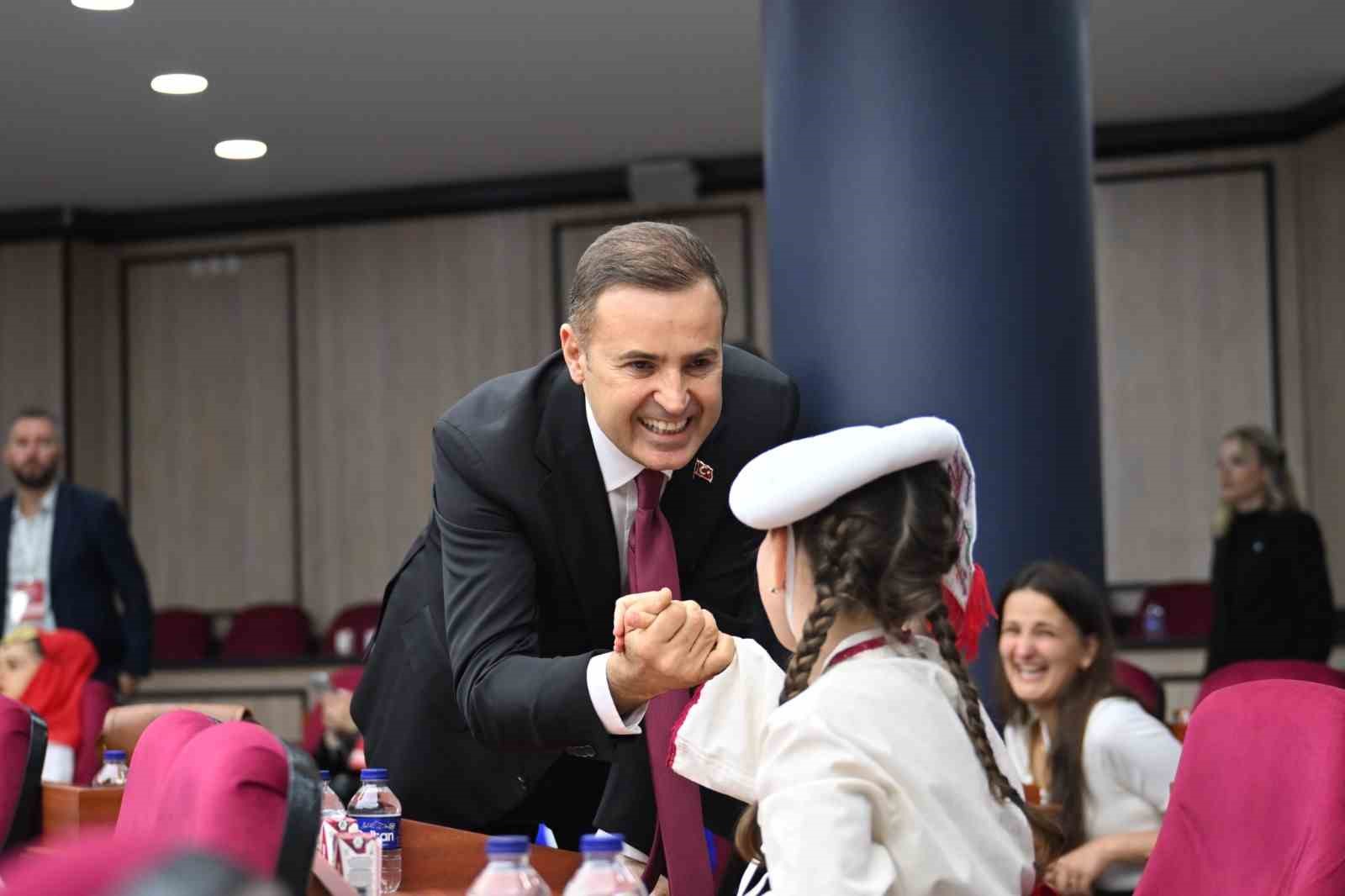 Başkan Akın, dünya çocuklarını ağırladı
