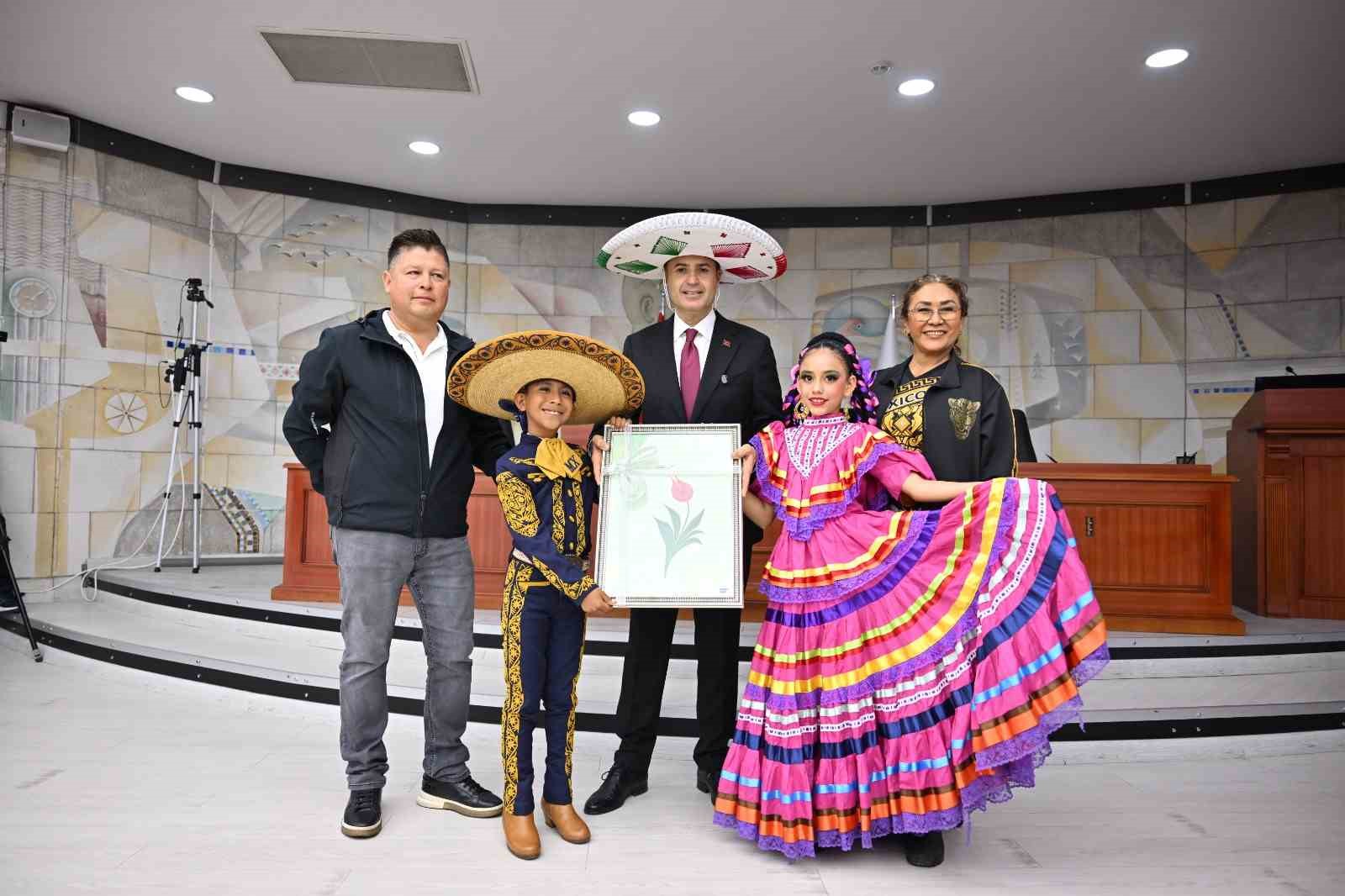 Başkan Akın, dünya çocuklarını ağırladı
