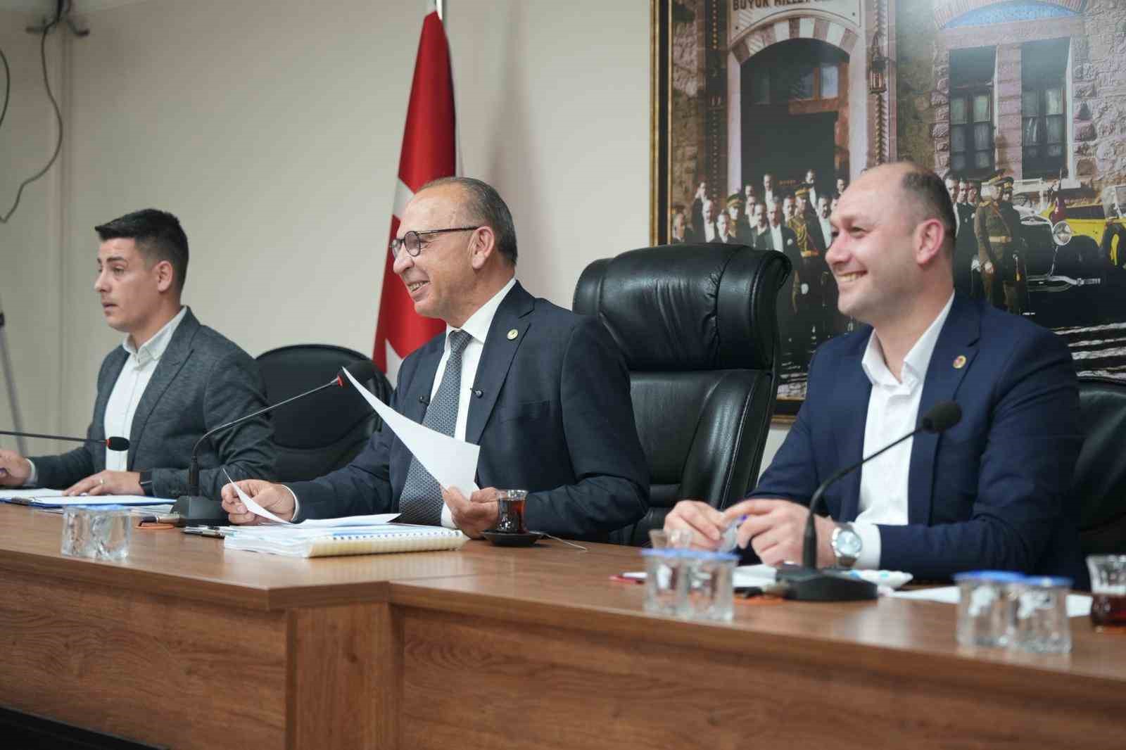 Başkan Akın: "Turgutlu’nun önünü açıyoruz"
Başkan Akın: "Turgutlu’nun önünü açıyoruz"