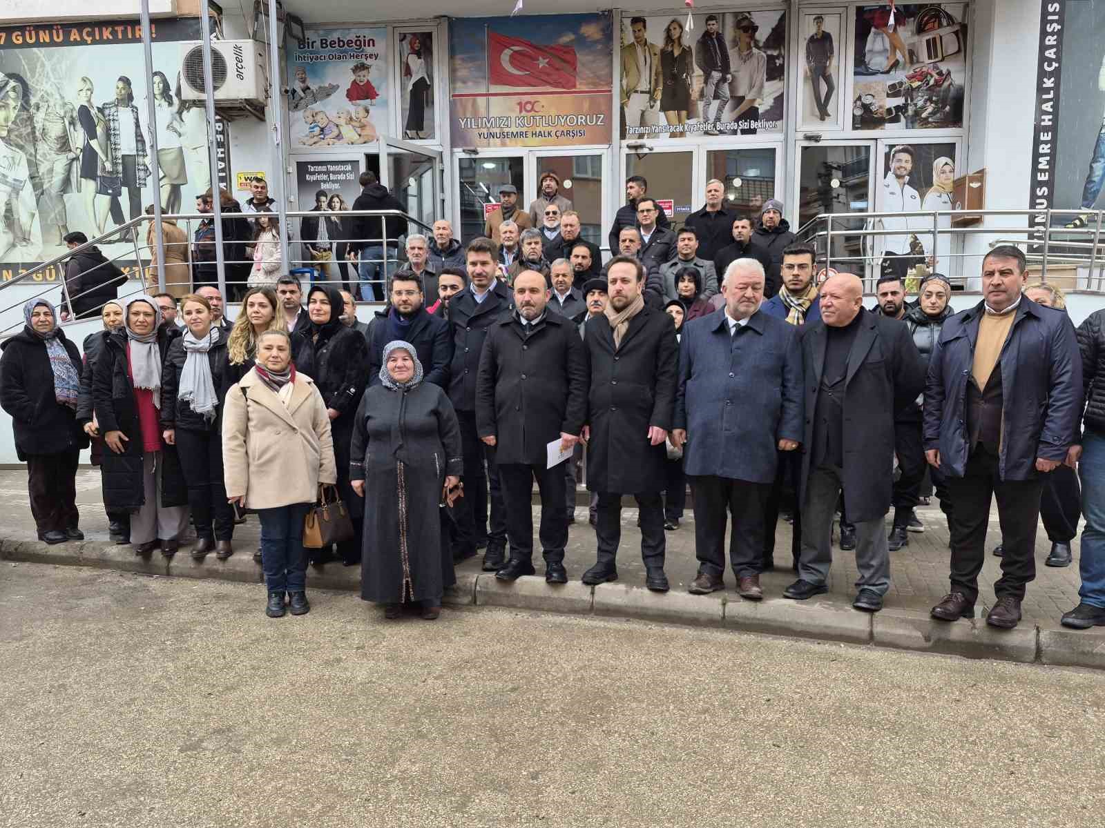 Başkan Albayrak: "Şehirde sel varken, vatandaş evinde elini yıkayacak su bulamadı"
Başkan Albayrak: "Şehirde sel varken, vatandaş evinde elini yıkayacak su bulamadı"
