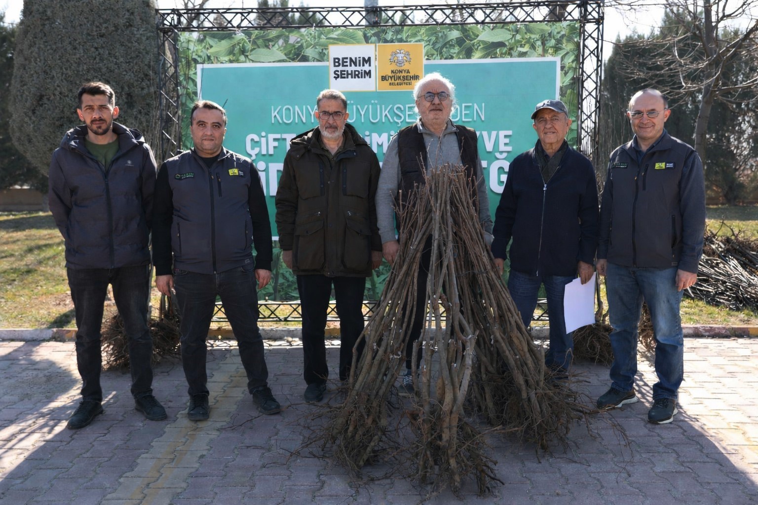 Başkan Altay: "23 bin 500 adet fidanı çiftçimize ulaştıracağız"
Başkan Altay: "23 bin 500 adet fidanı çiftçimize ulaştıracağız"