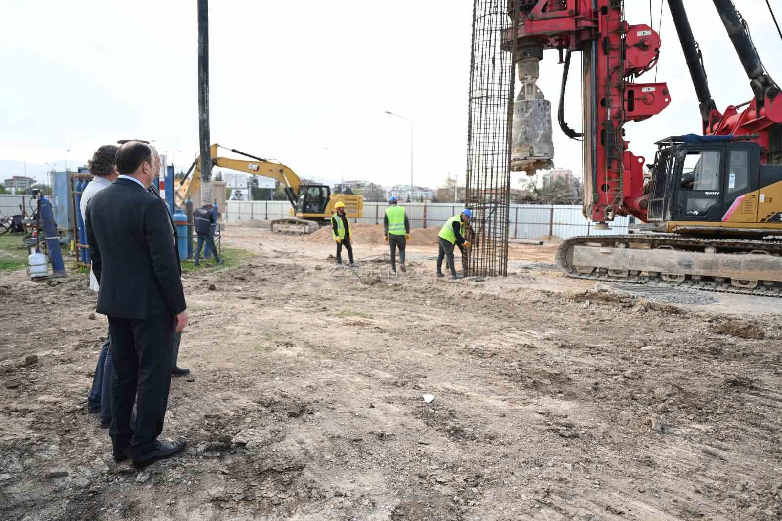 Başkan Altay: "Otogar kavşağında kara yolunu ve raylı sistemi üste alacak bir köprülü kavşak çalışması yürütüyoruz"
