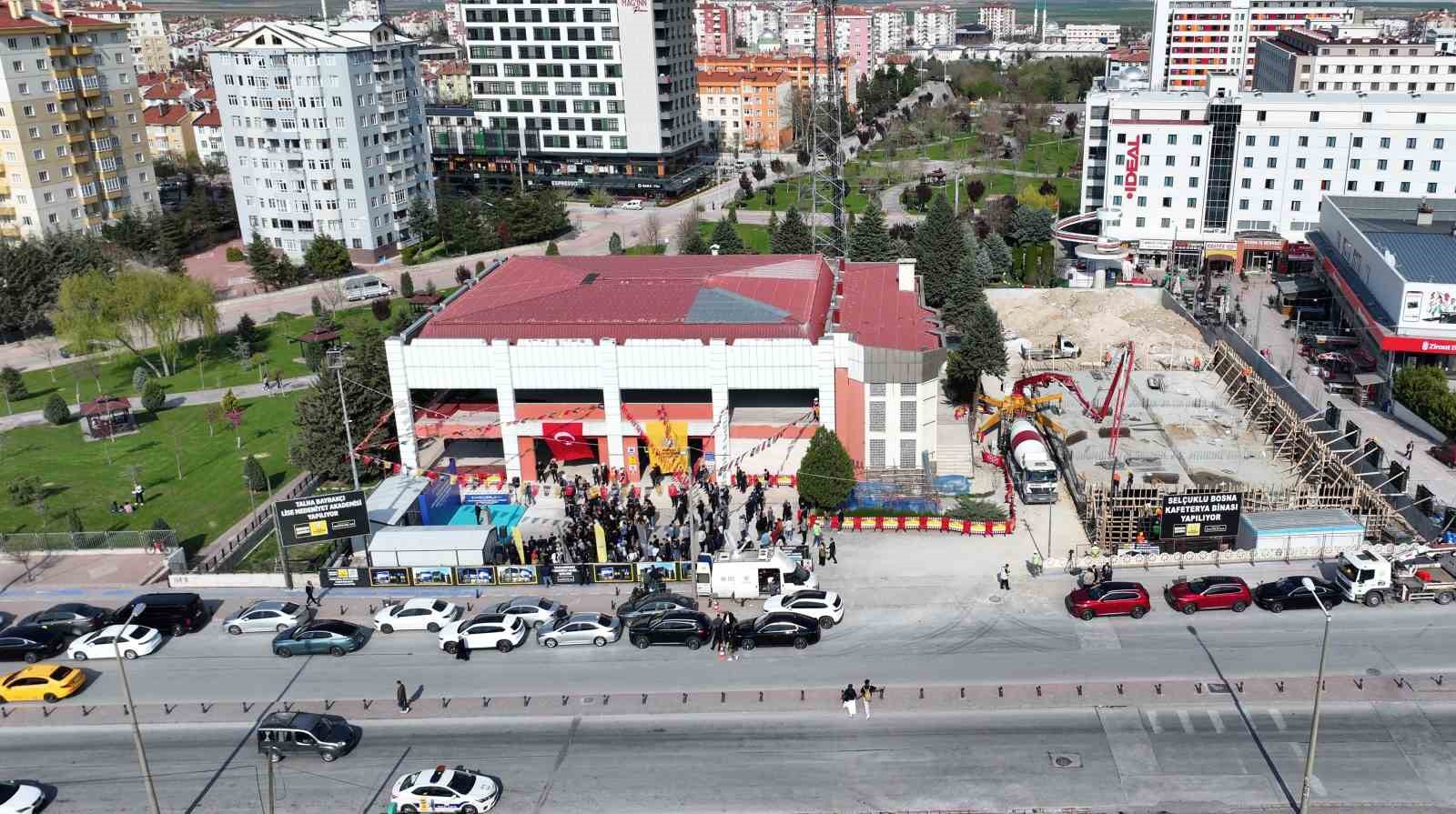 Başkan Altay, Talha Bayrakçı LİMA’nın iş başlangıcını yaparak, Bosna Hersek FERA’nın temelini attı
