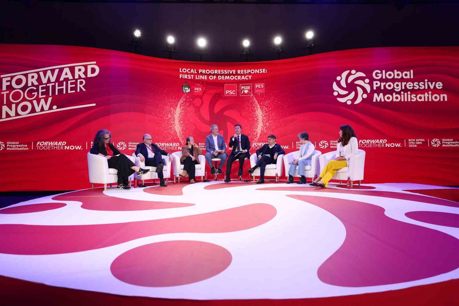 Başkan Aras Barselona’da yerel yönetimlerin önemini anlattı
