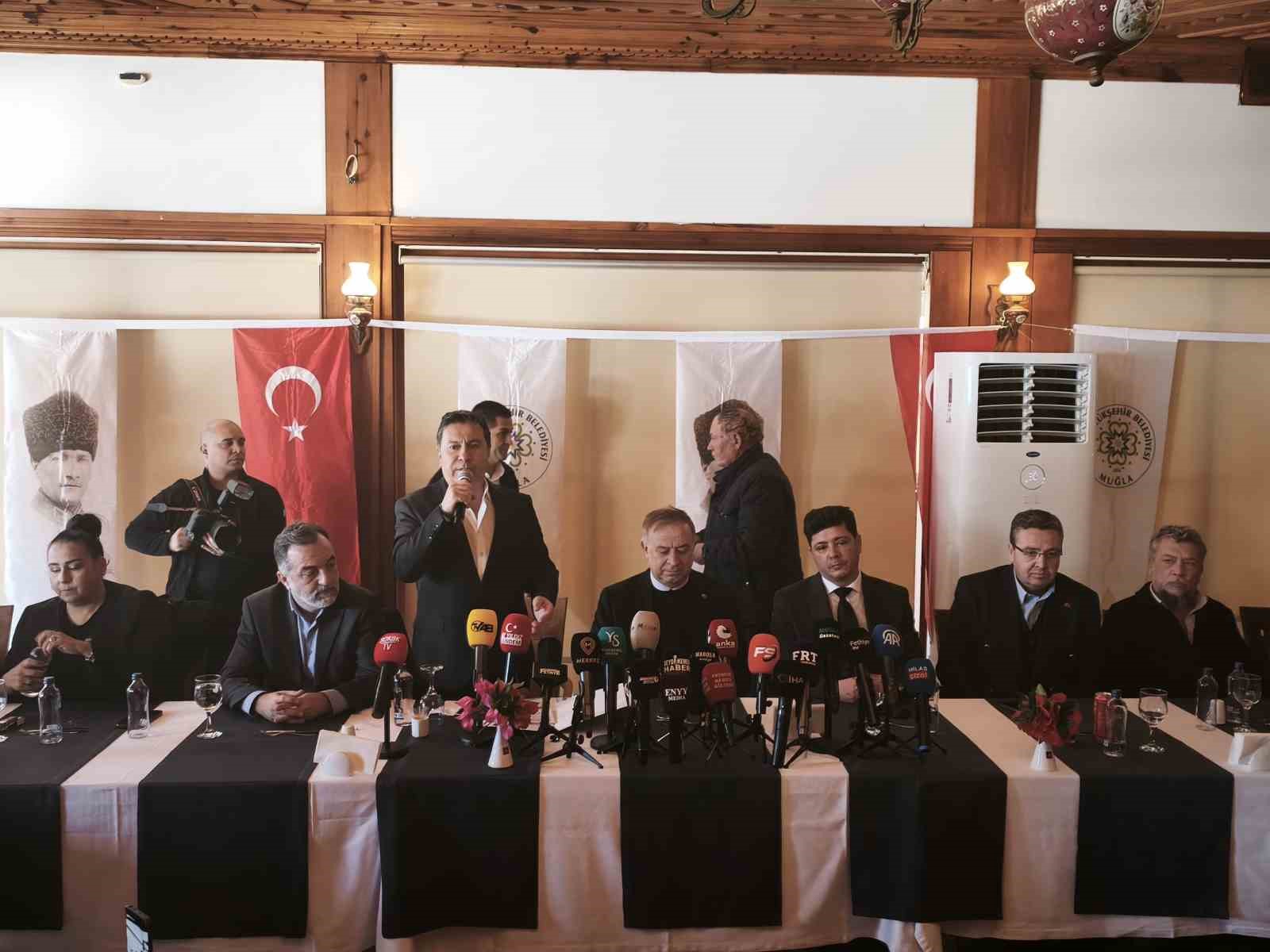 Başkan Aras: "Sizlerin eleştirileri bizim yol göstericimiz"
Başkan Aras: "Sizlerin eleştirileri bizim yol göstericimiz"