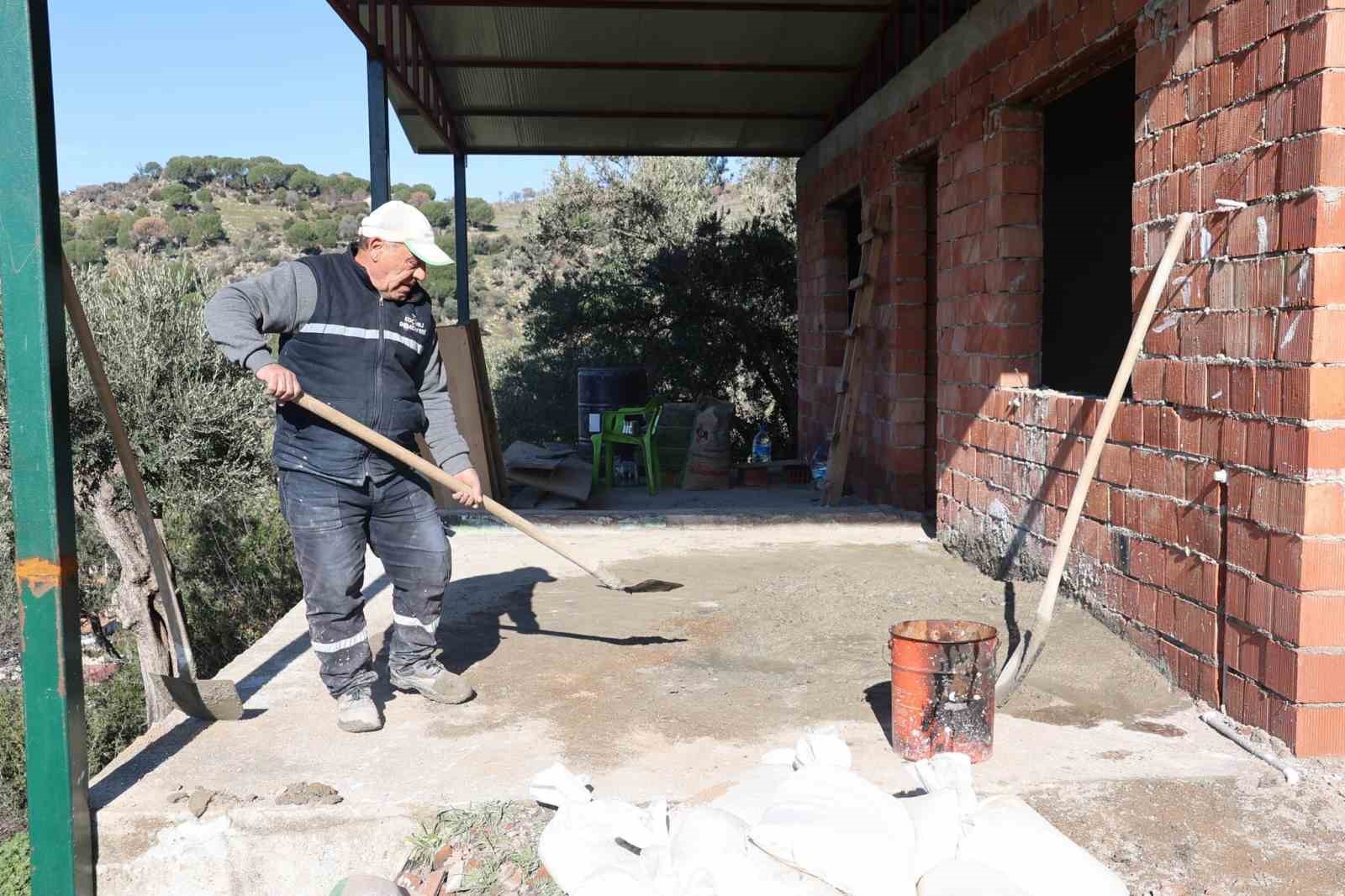 Başkan Arıcı talimat verdi, yangında zarar gören evin tadilatı başladı
